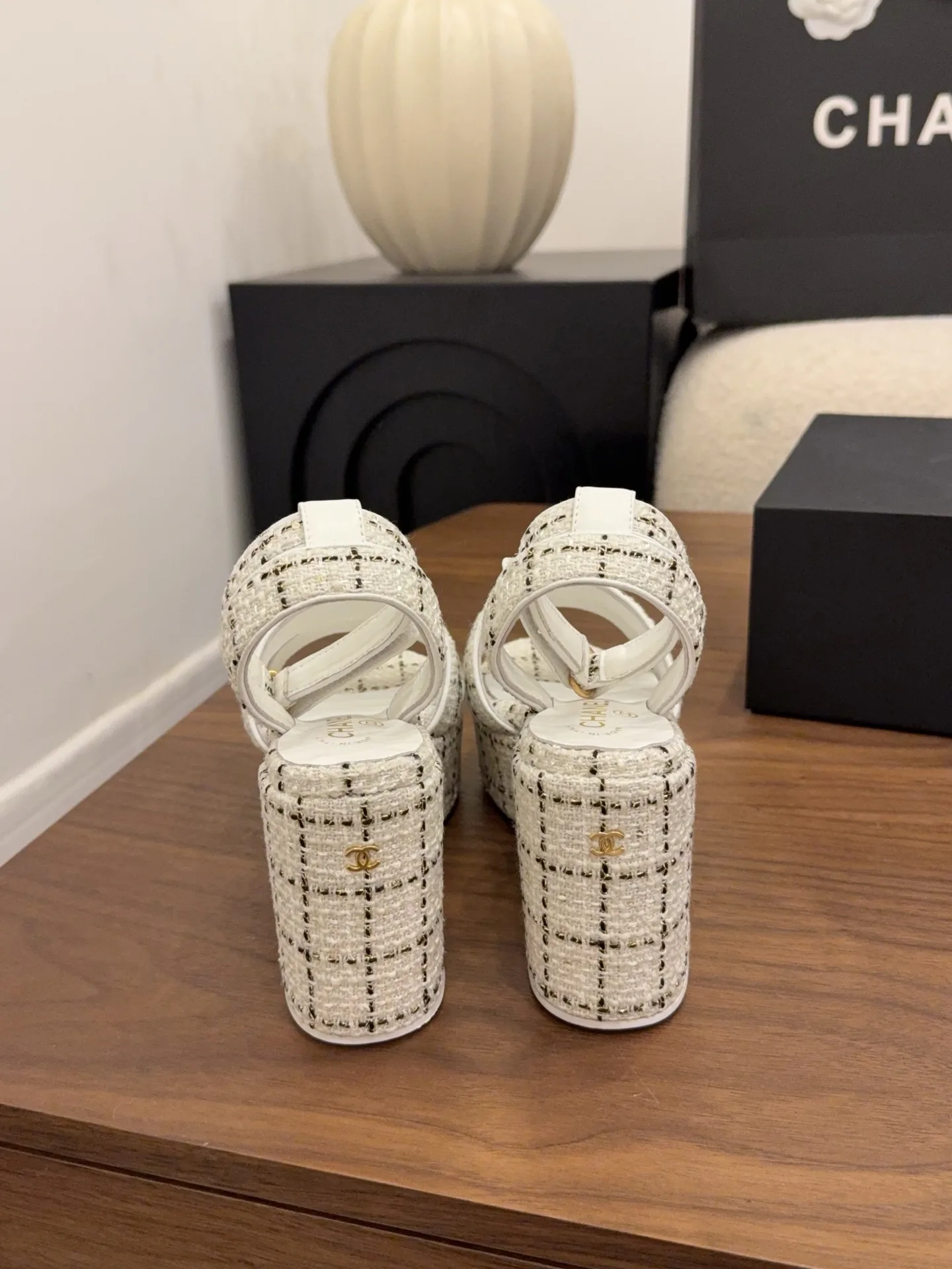 Сандалии Женские Chanel 10807689