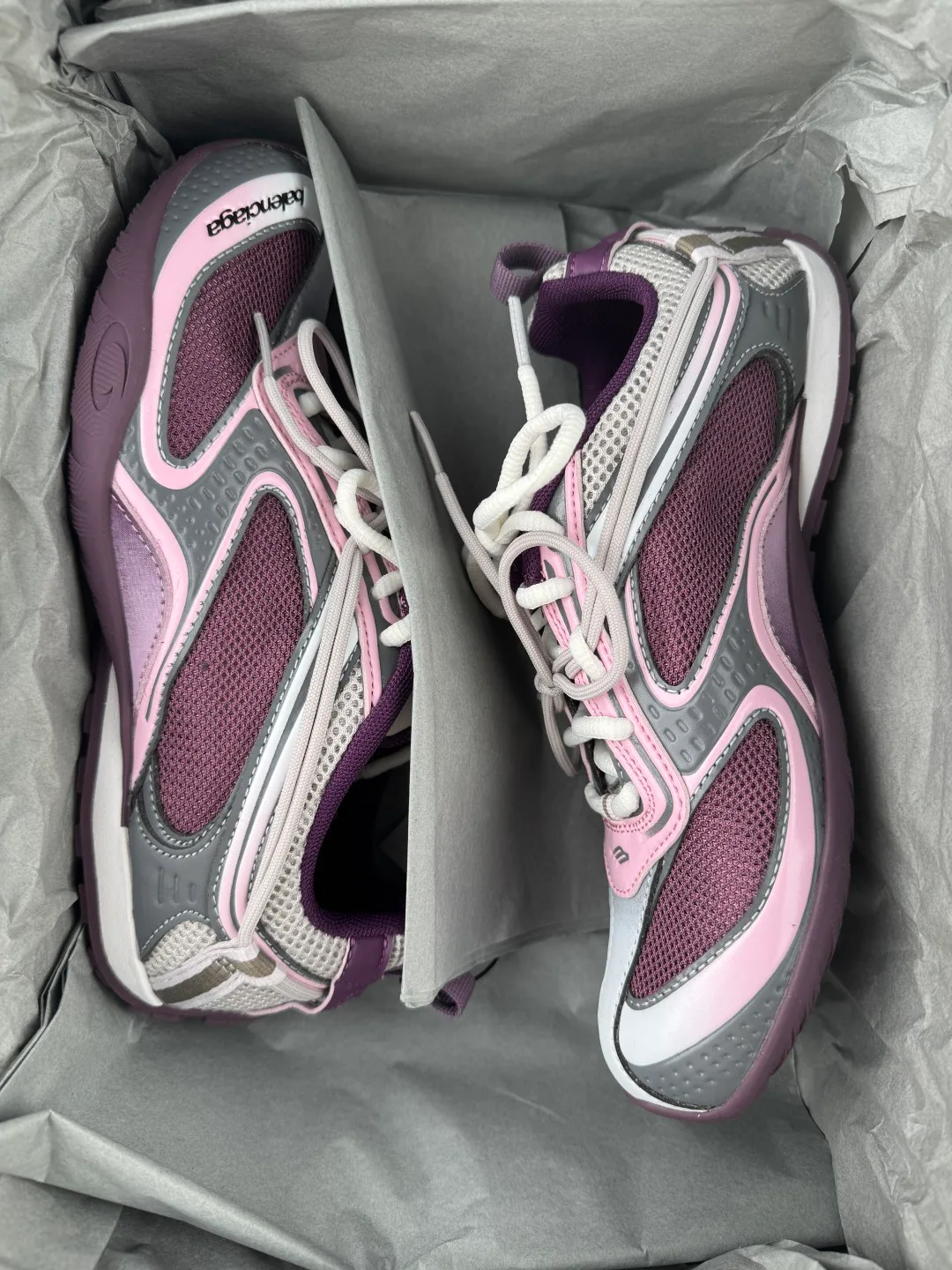 Кроссовки Женские Balenciaga 14303701