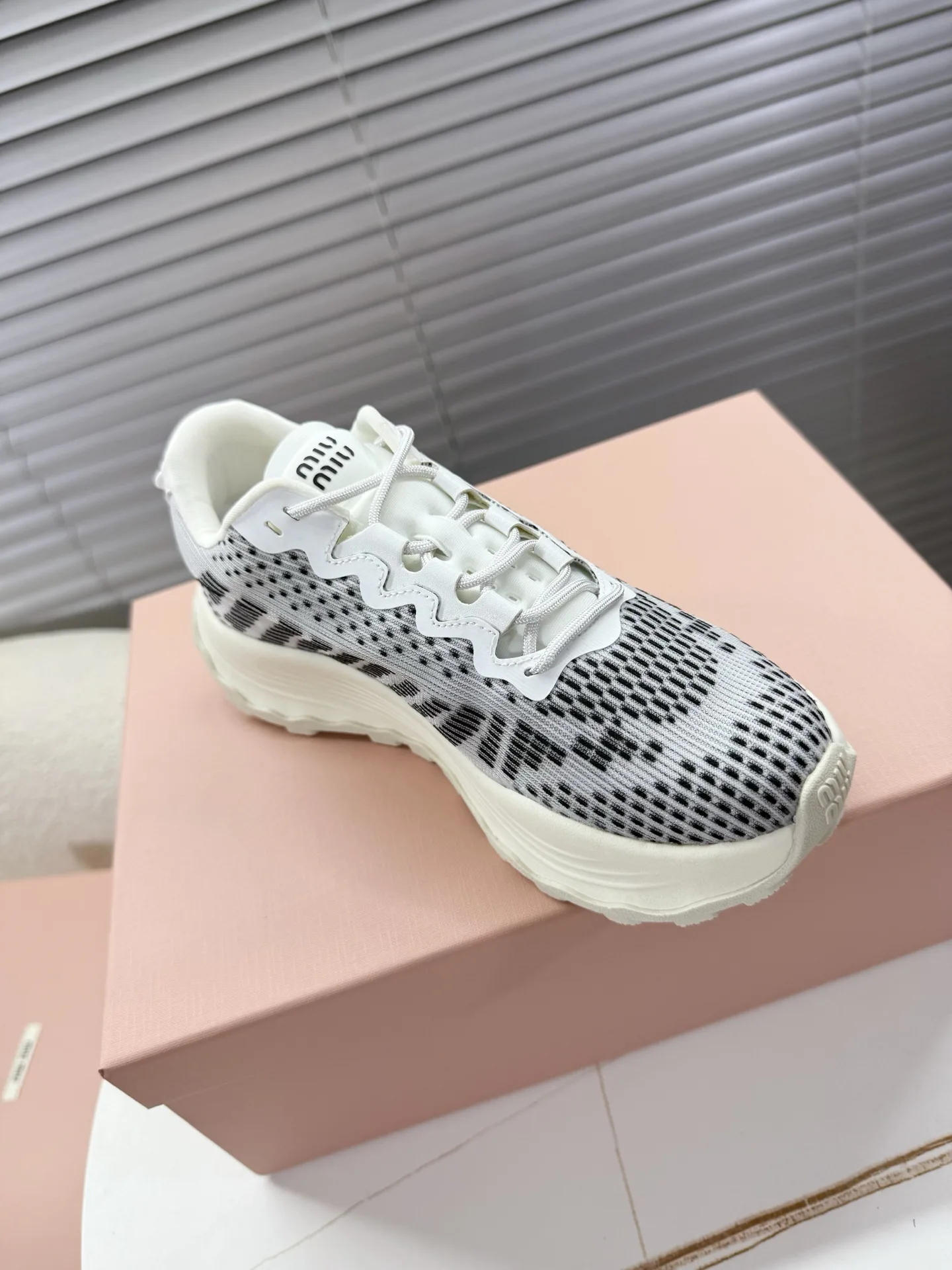 Кроссовки Женские Miu Miu 4086908