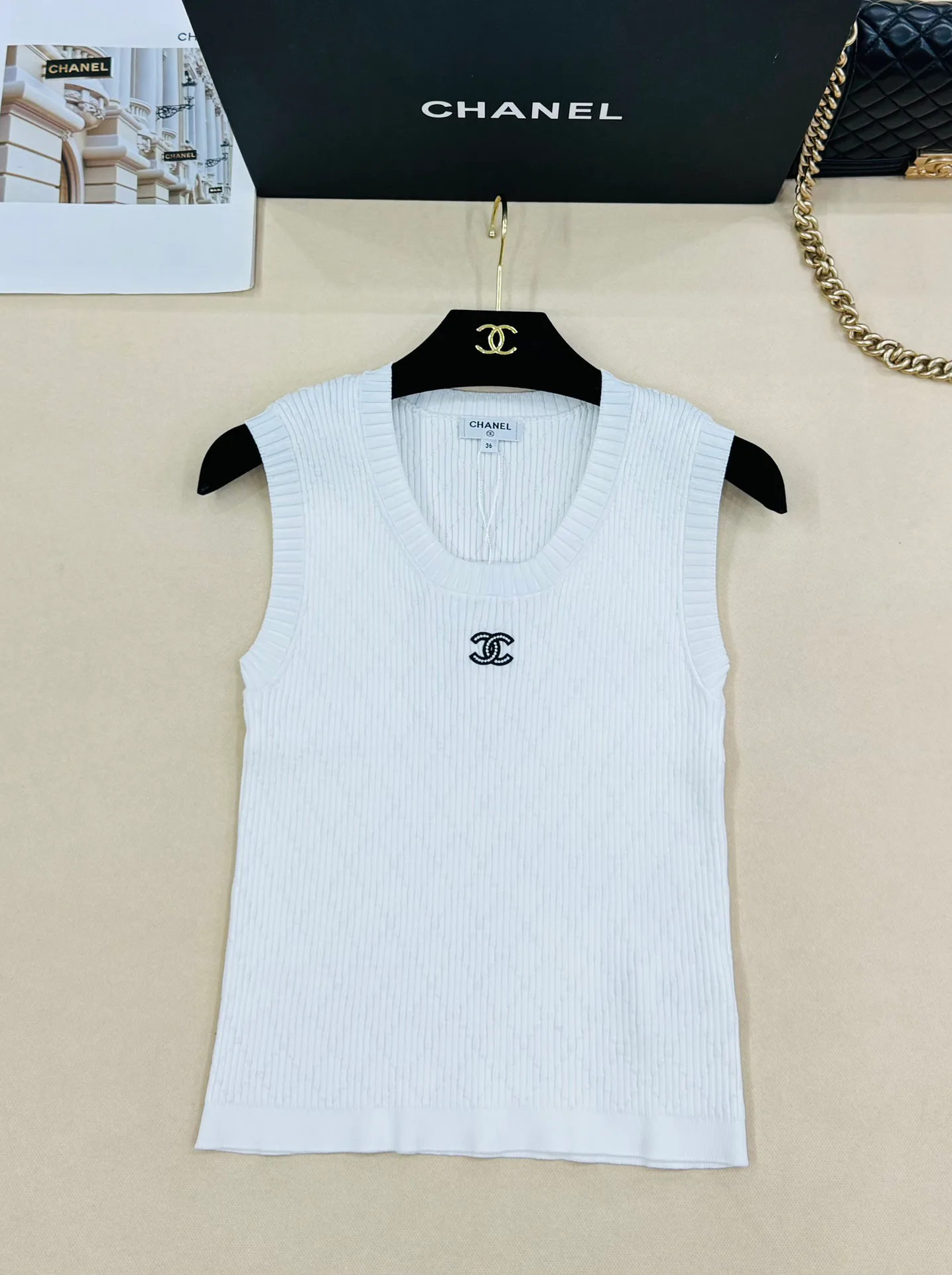 Жилеты Женские Chanel 11690376