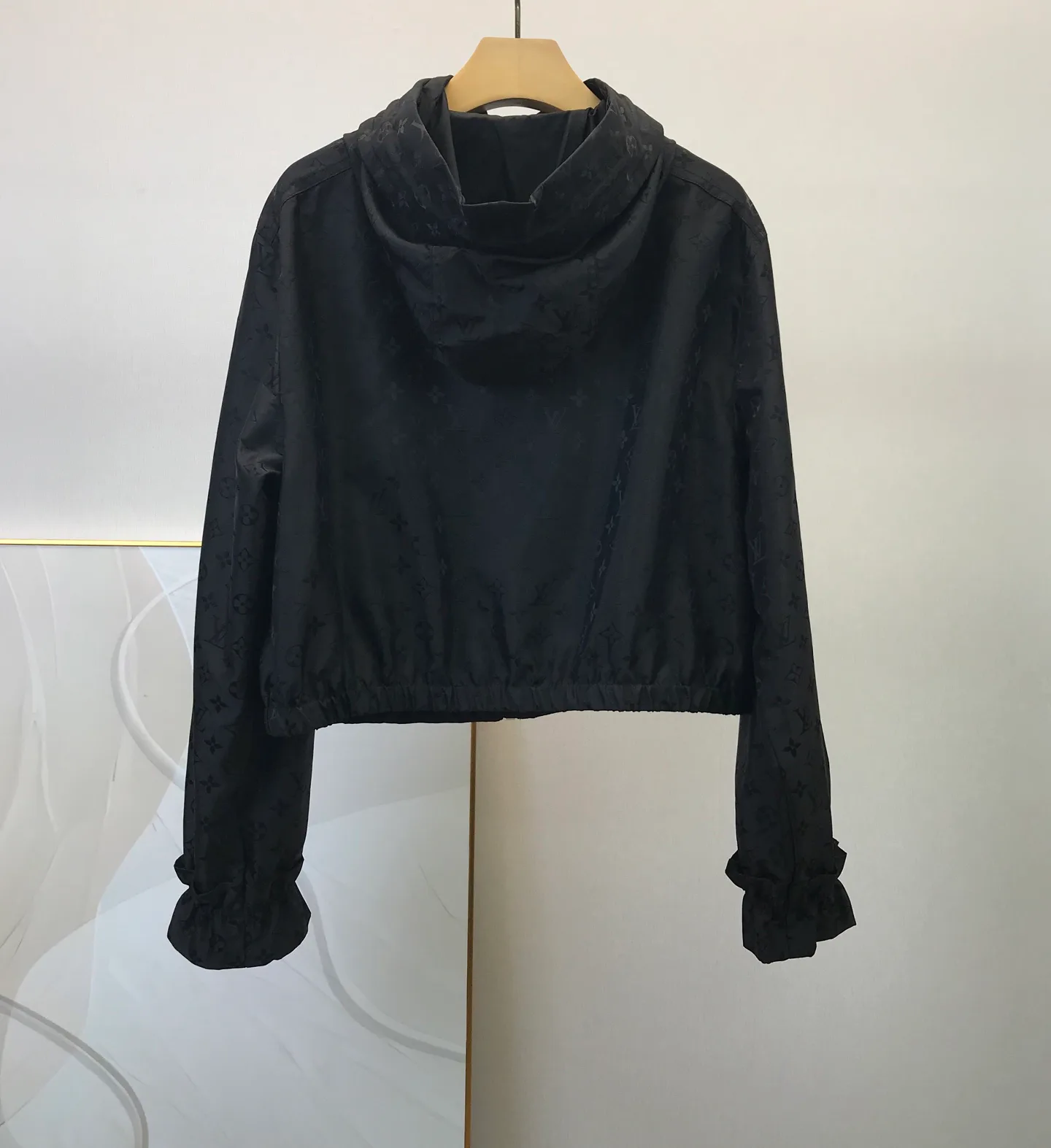 Куртки И Пуховики Женские Louis Vuitton 97683