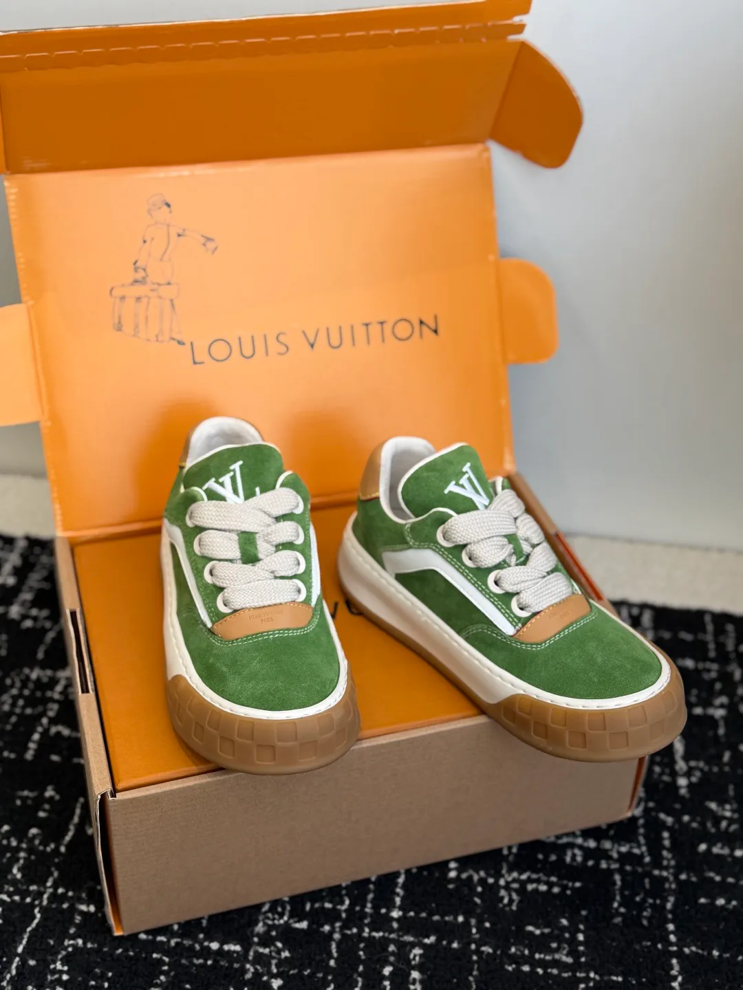 Кроссовки Женские Louis Vuitton 669411