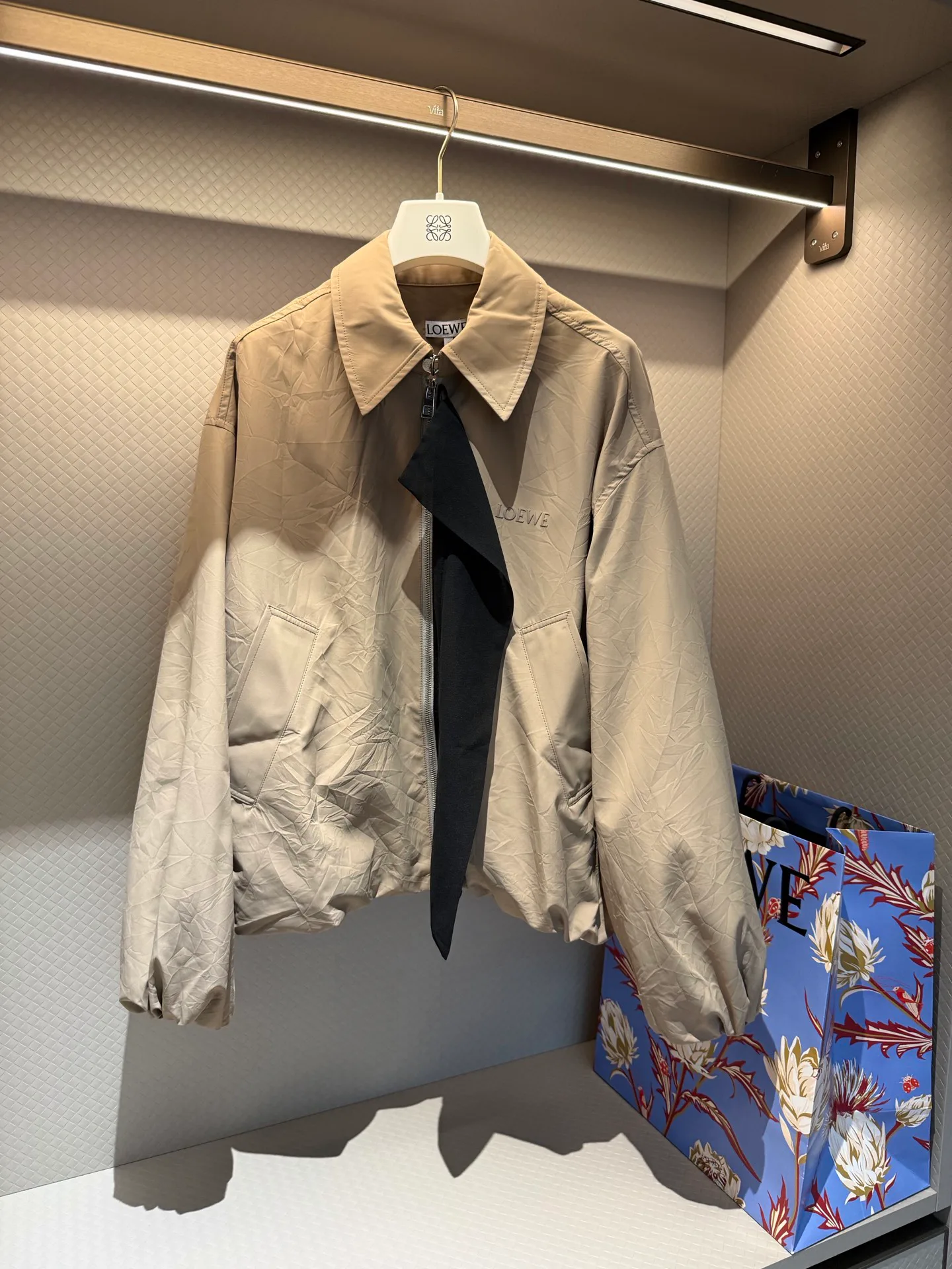 Куртки И Пуховики Женские Loewe 17557387