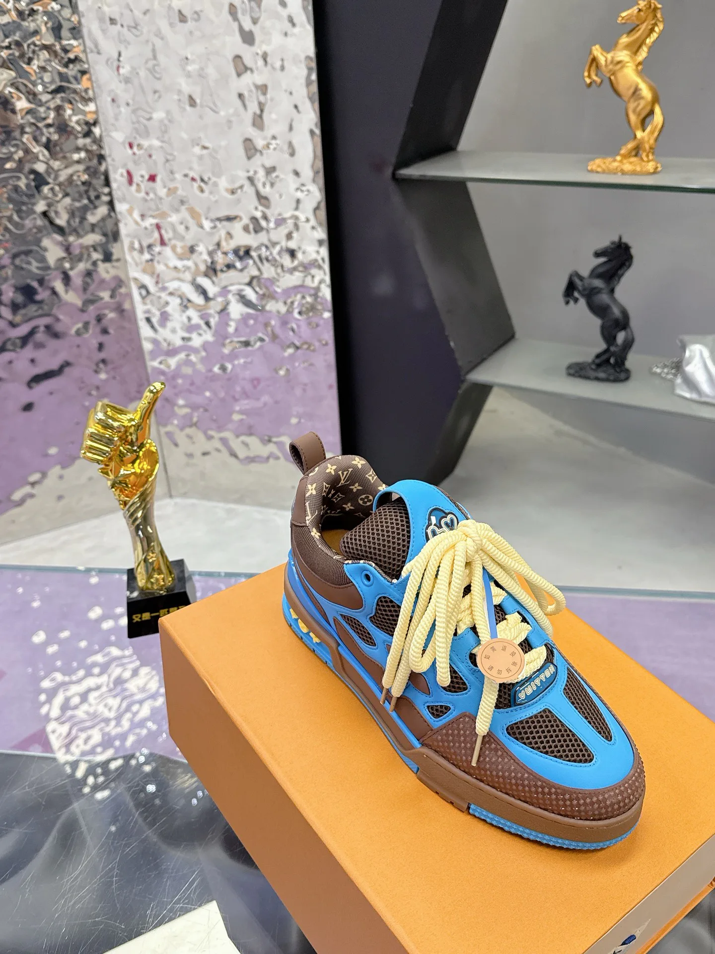 Кроссовки Женские Louis Vuitton 1874709