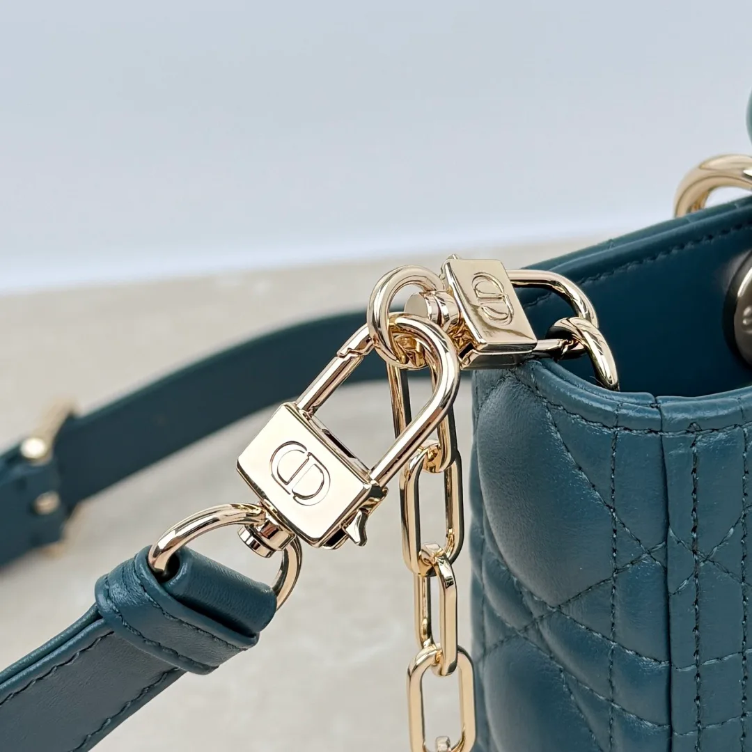 Классические Сумки Женские Christian Dior 18242048