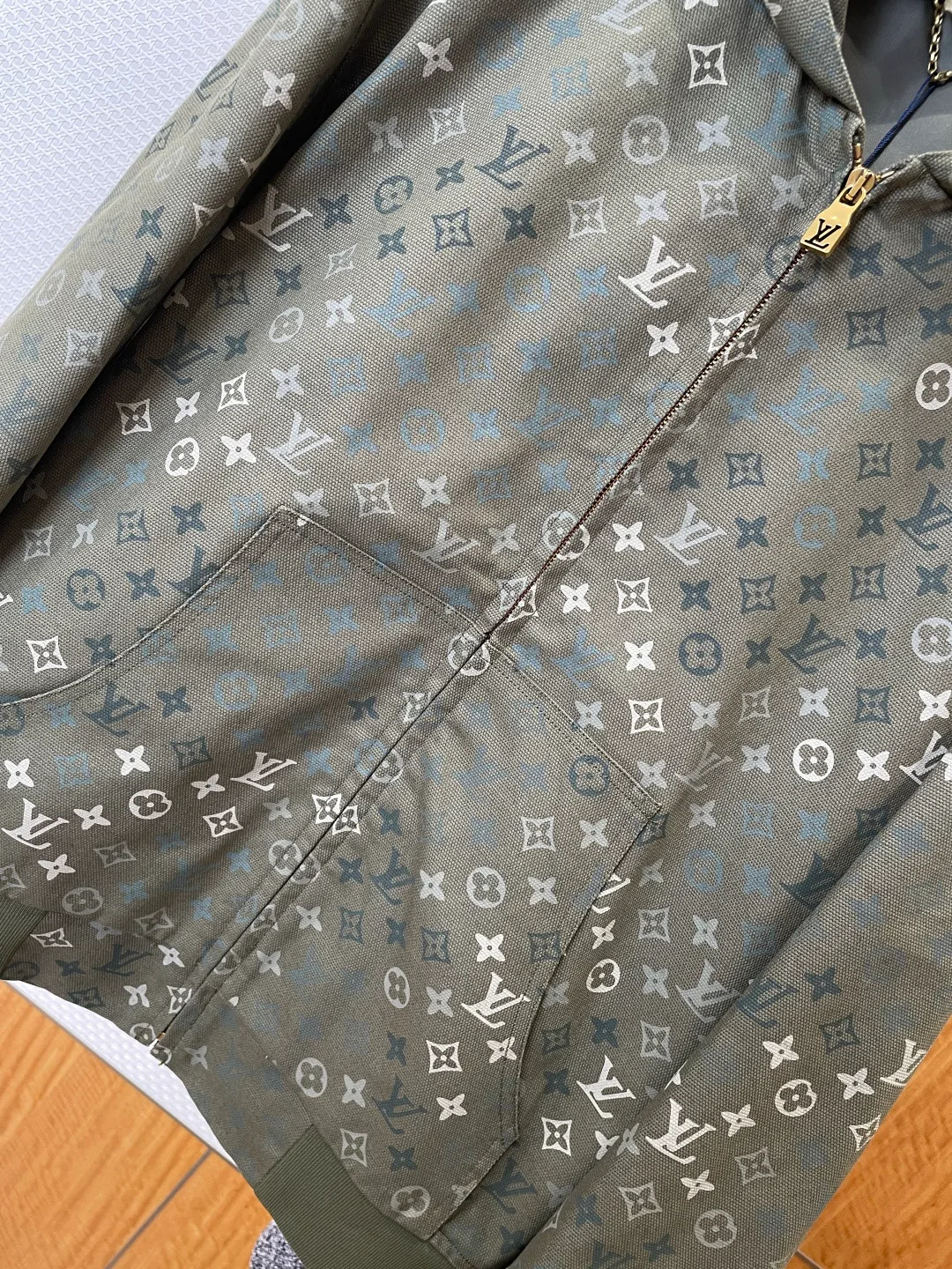 Куртки И Пуховики Мужские Louis Vuitton 5877487