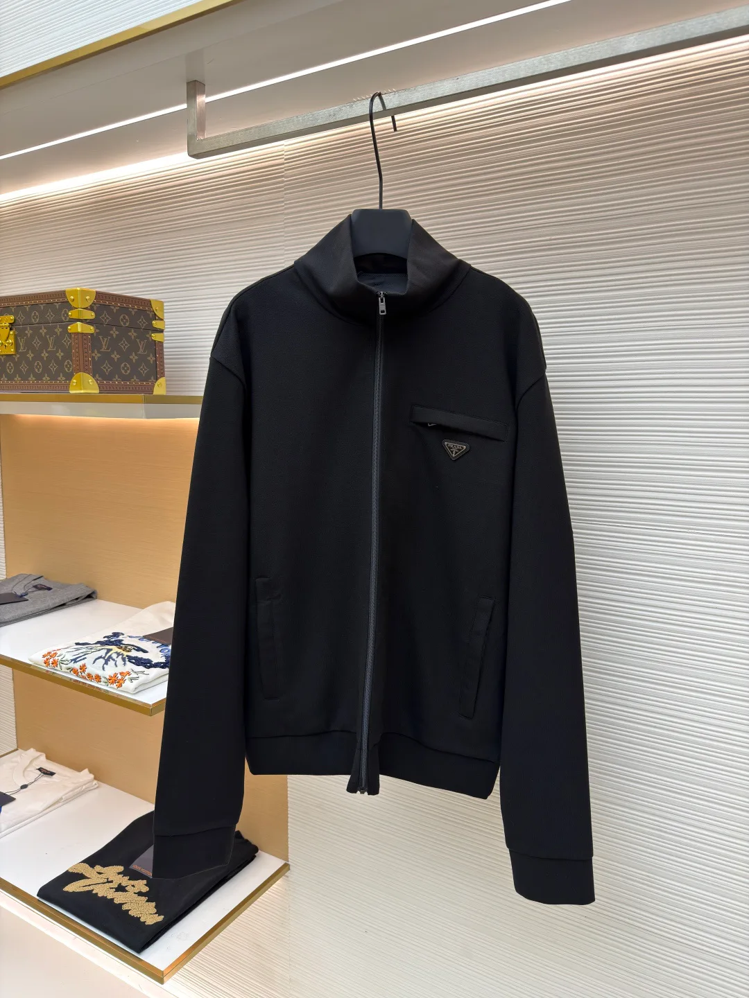 Куртки И Пуховики Мужские Prada 8973505