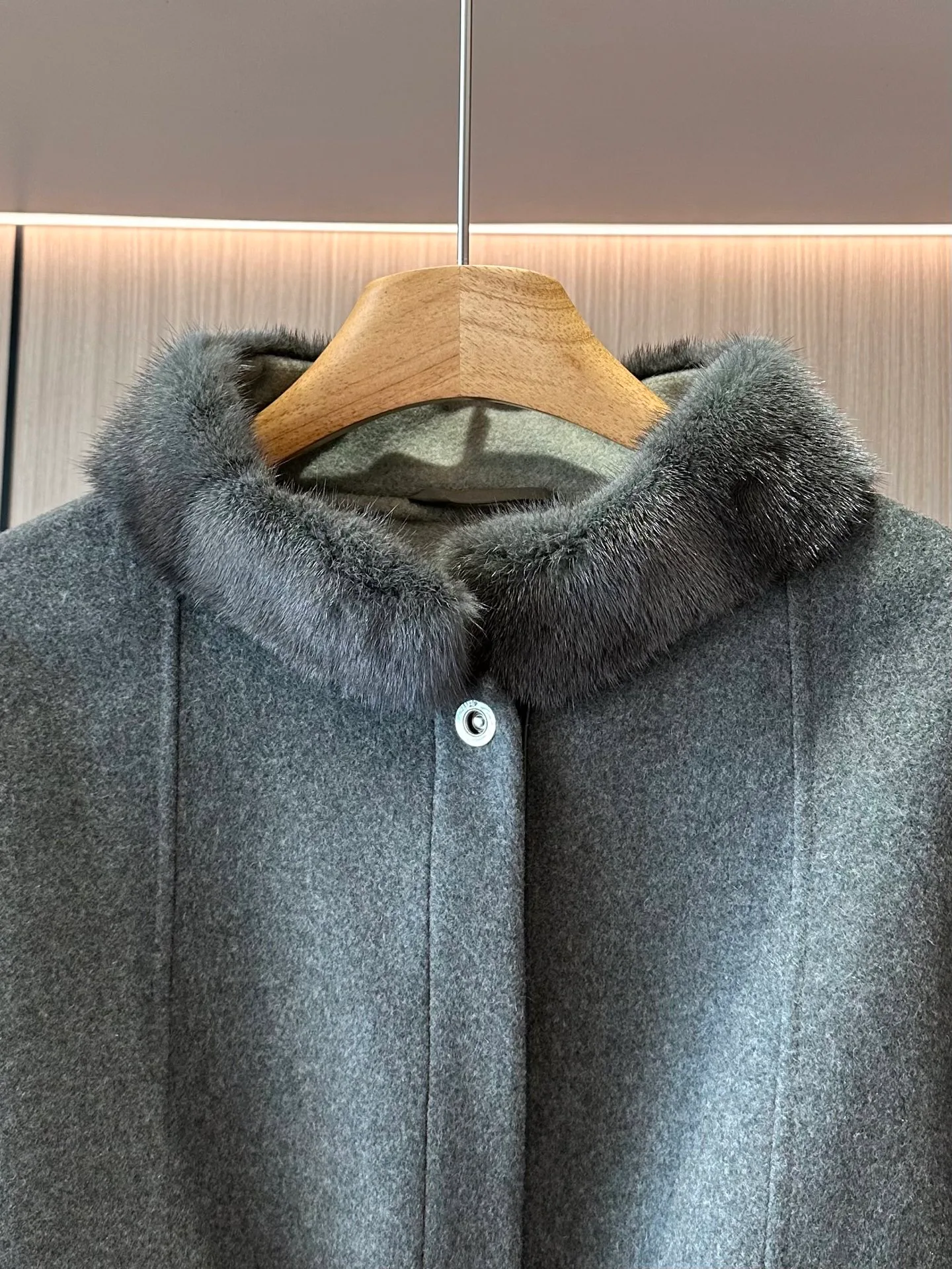 Пальто Женские Loro Piana 18197606
