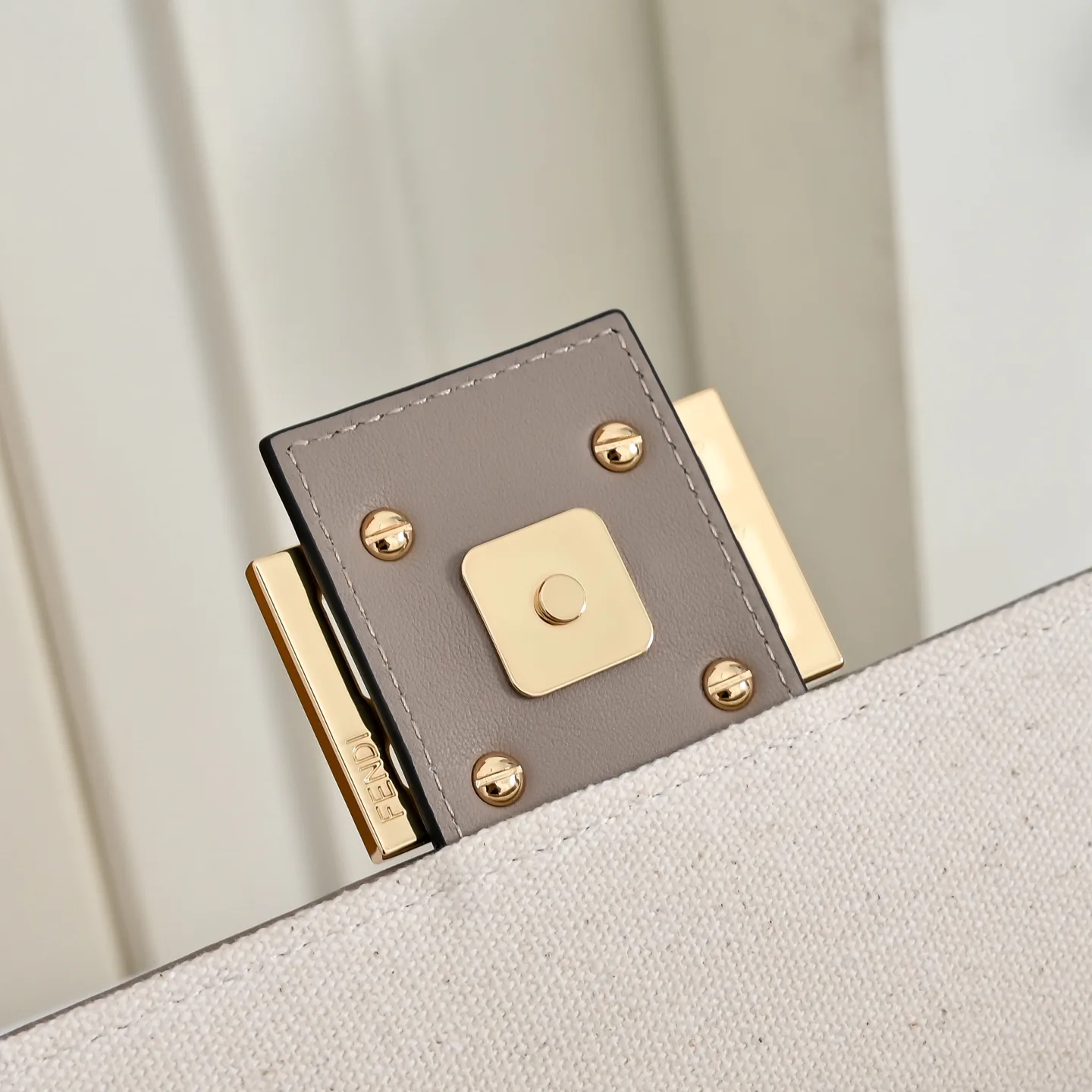 Классические Сумки Женские Fendi 18004260