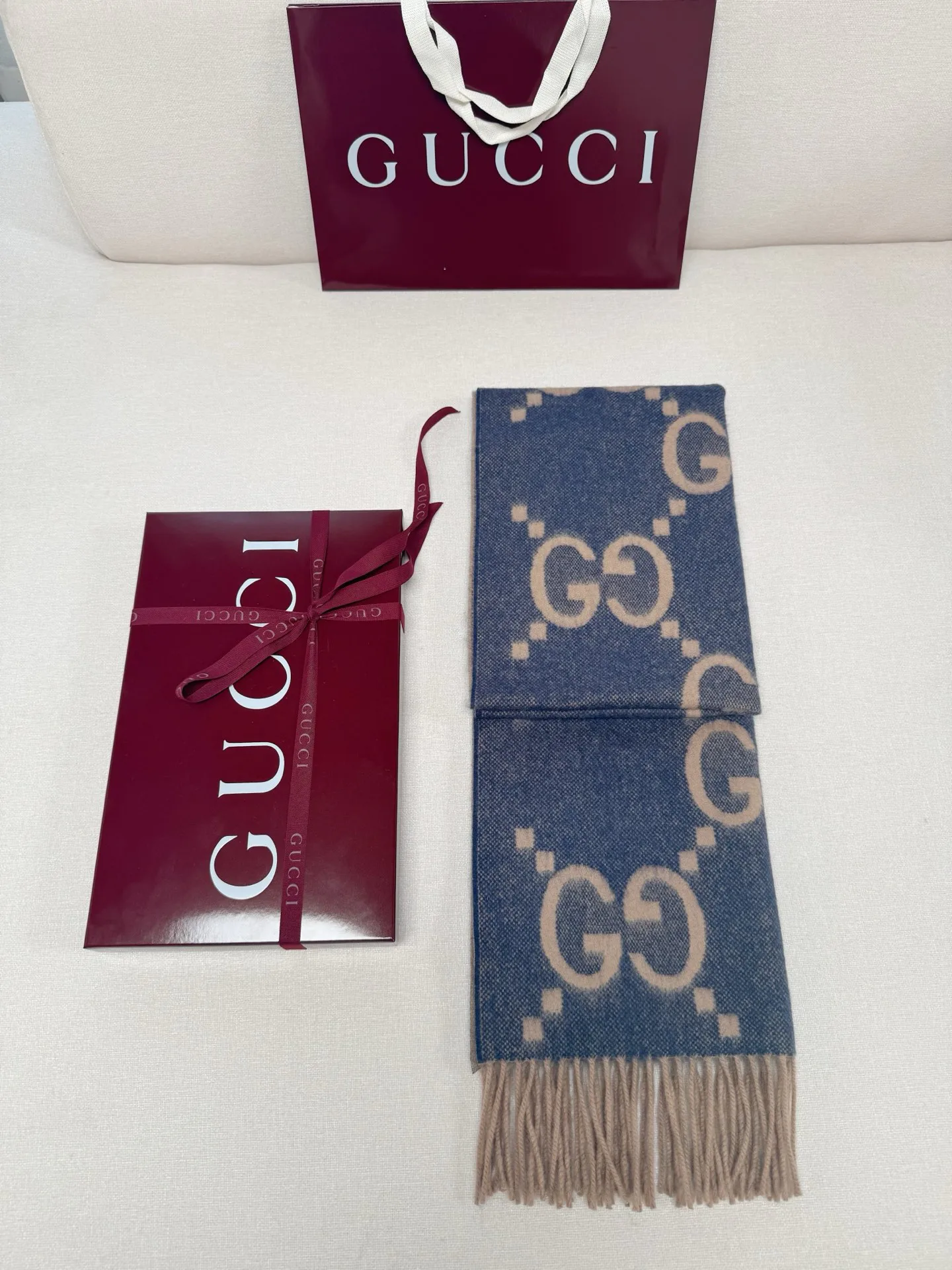Шарфы Gucci 17945372