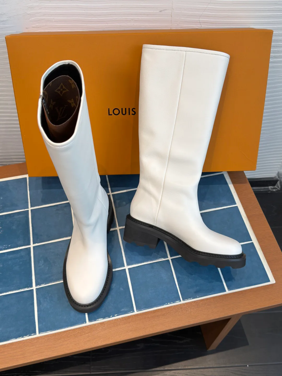 Сапоги Женские Louis Vuitton 18604404