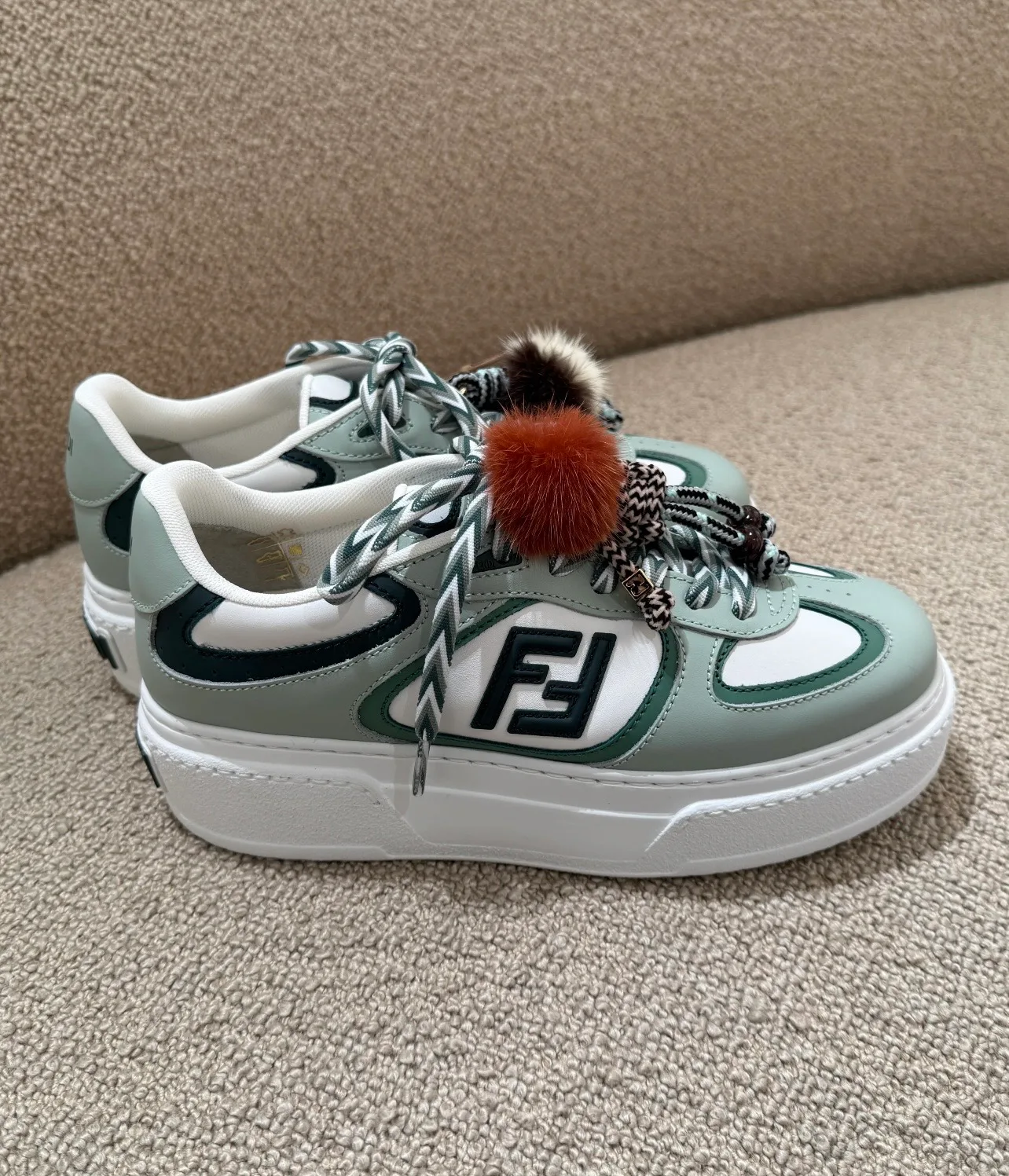 Кроссовки Женские Fendi 18080497
