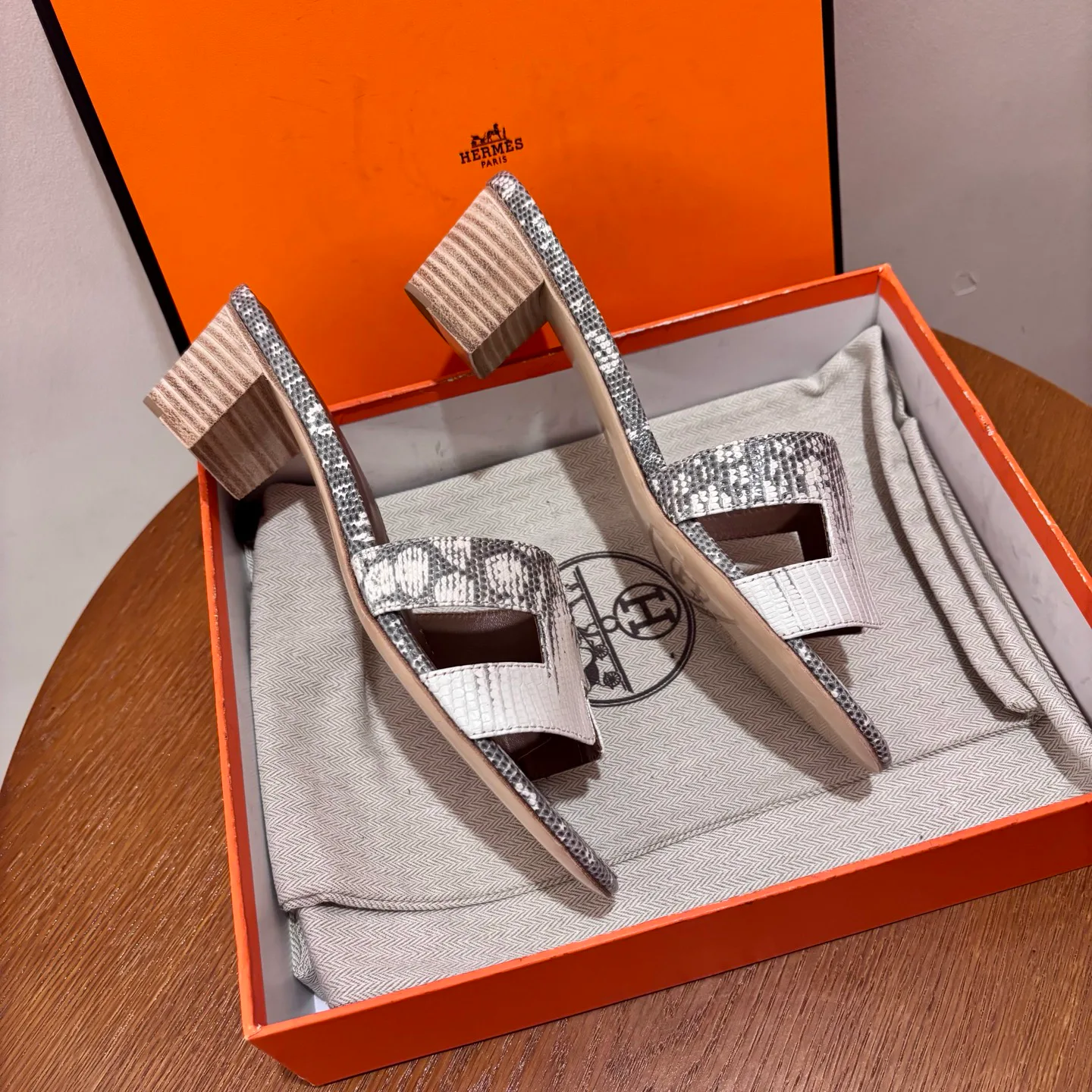 Сандалии Женские Hermes 11408640