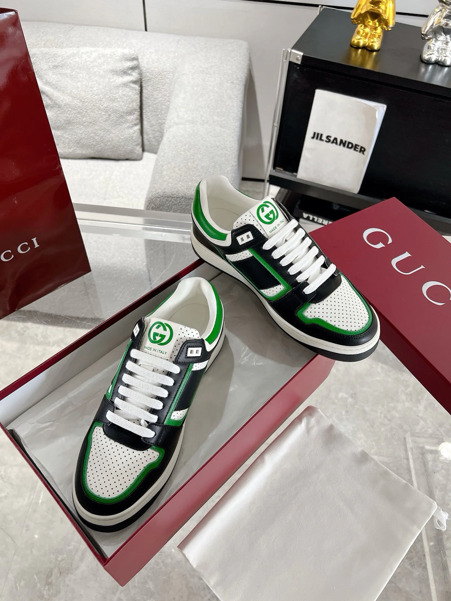 Кроссовки Женские Gucci 23639