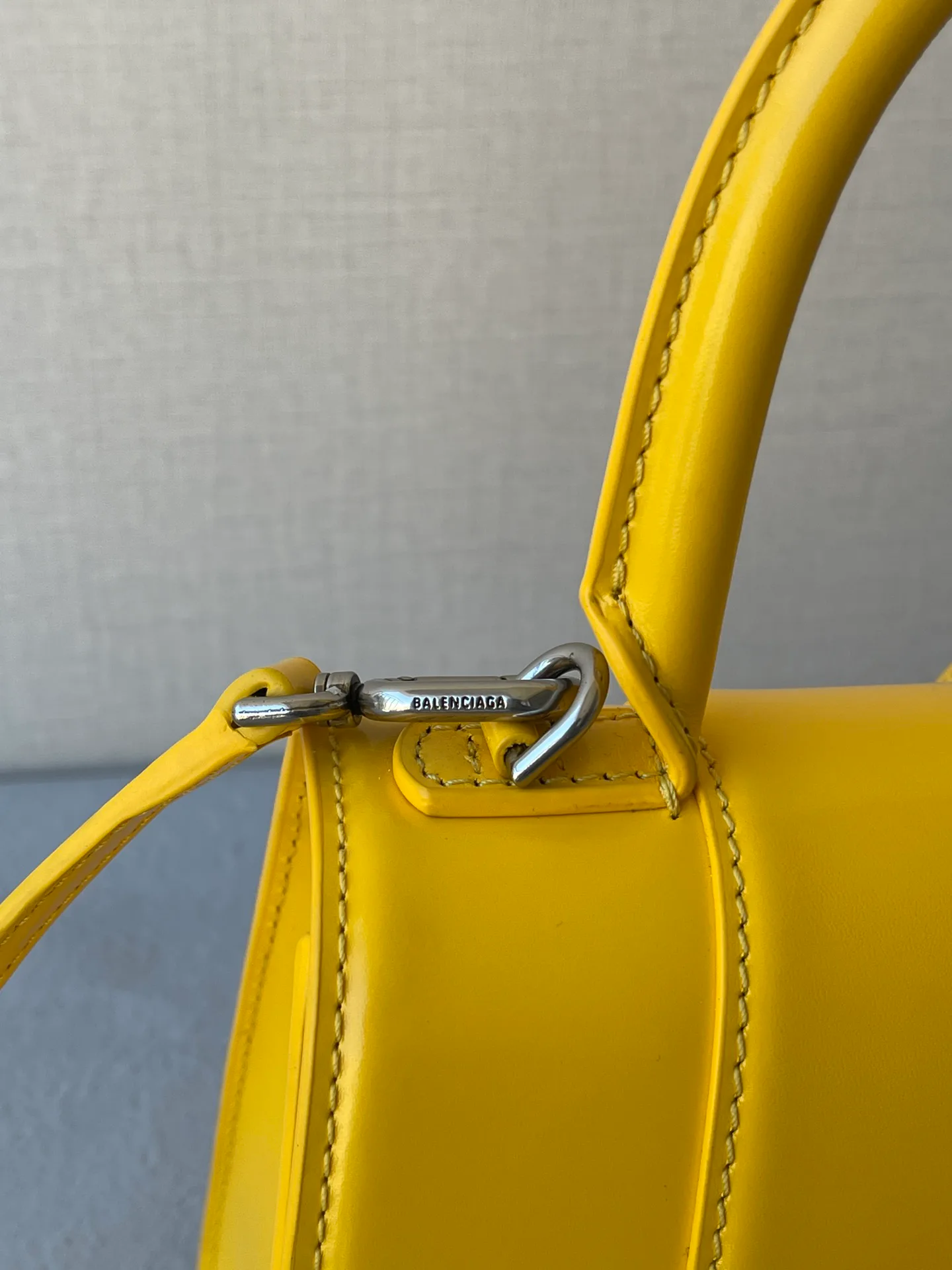 Сумки На Ремне Женские Balenciaga 368784