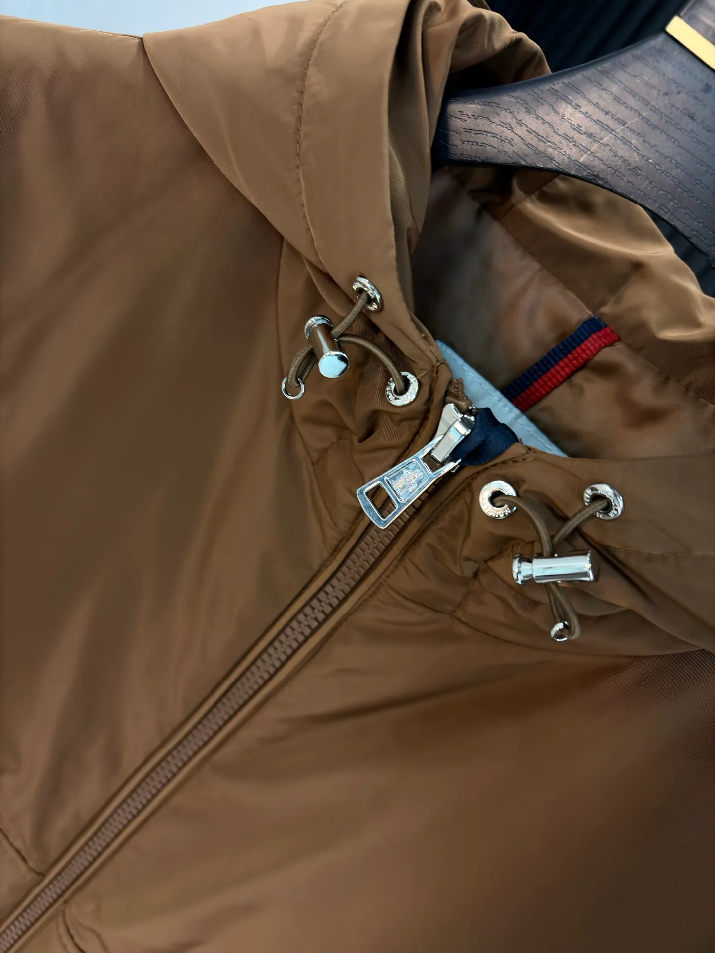 Куртки И Пуховики Мужские Moncler 18218450