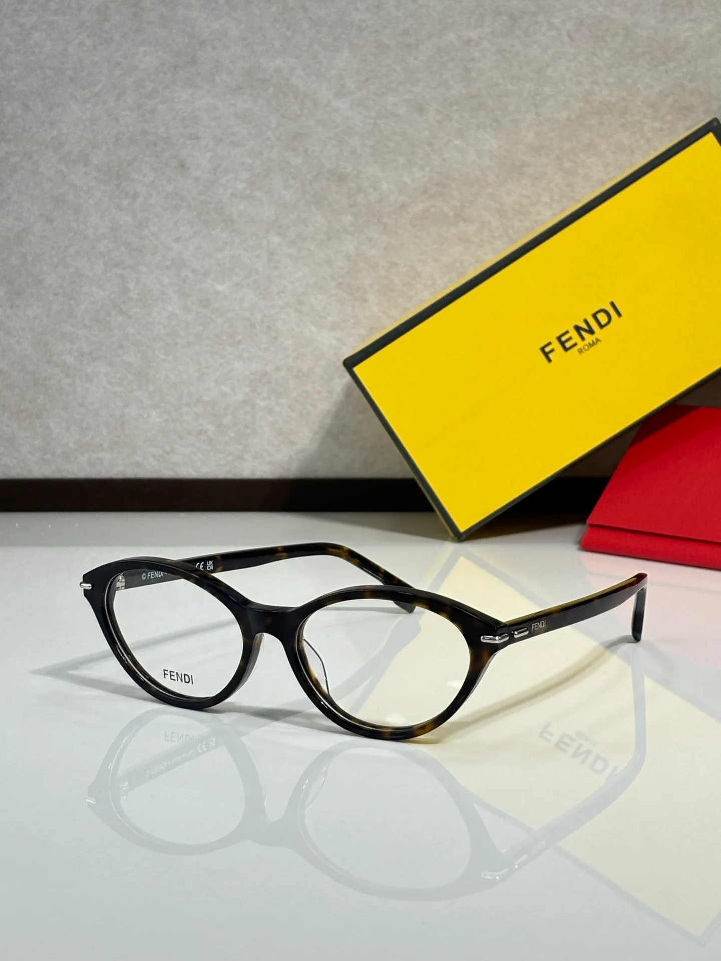 Очки Fendi 18490171