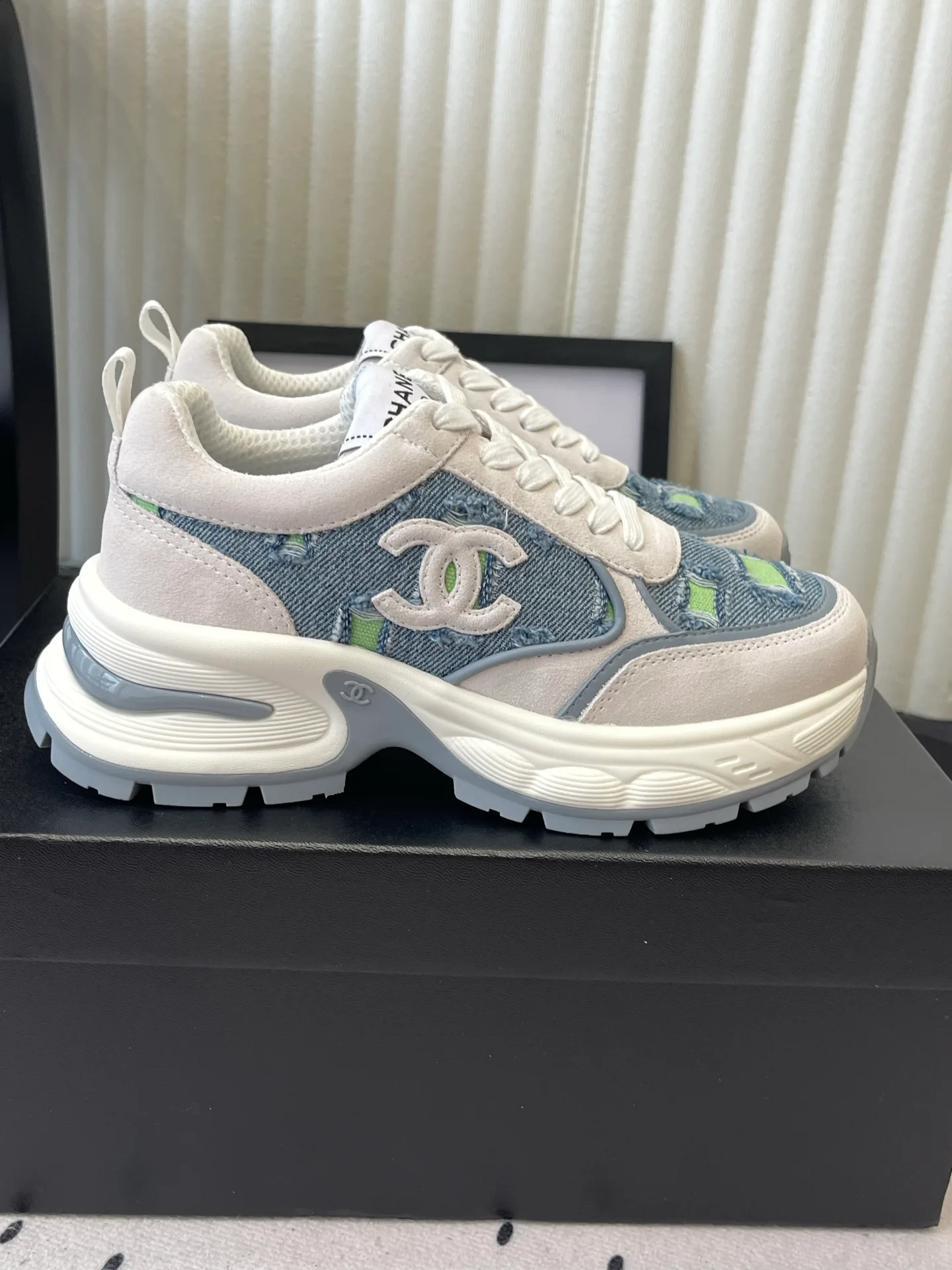 Кроссовки Женские Chanel 17769665