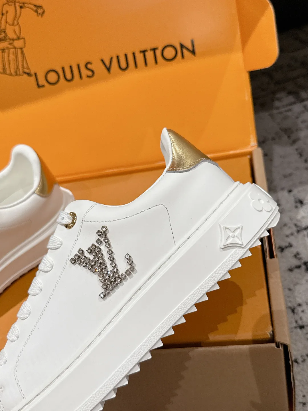 Кроссовки Женские Louis Vuitton 11214835