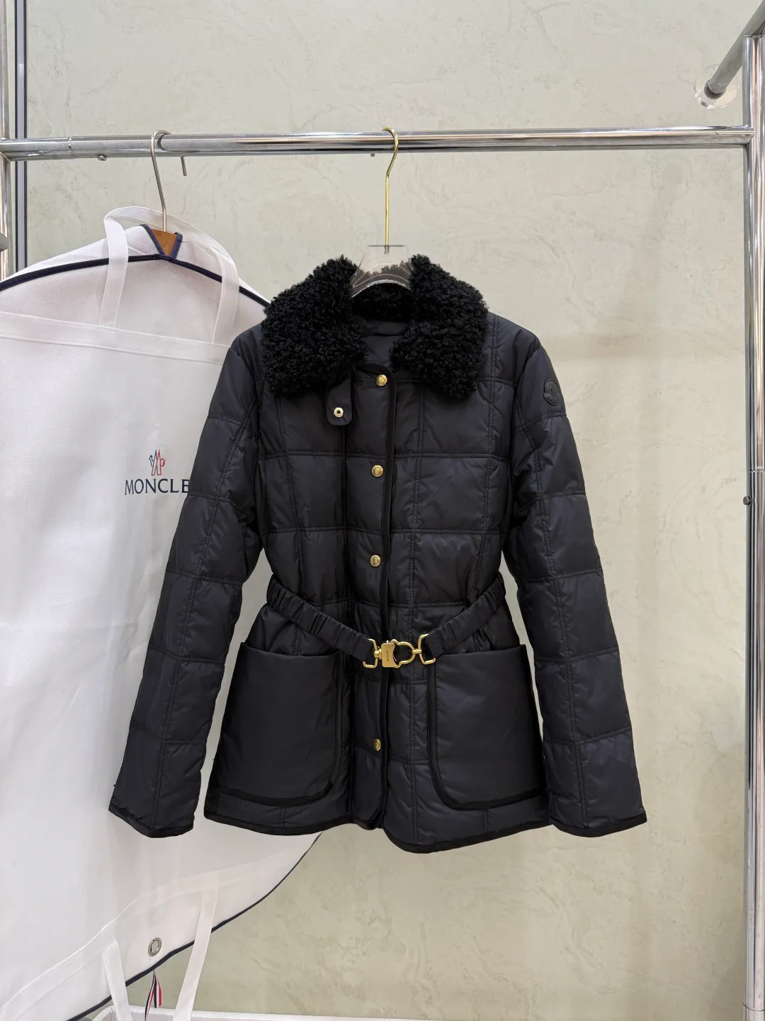 Куртки И Пуховики Мужские Moncler 17937834