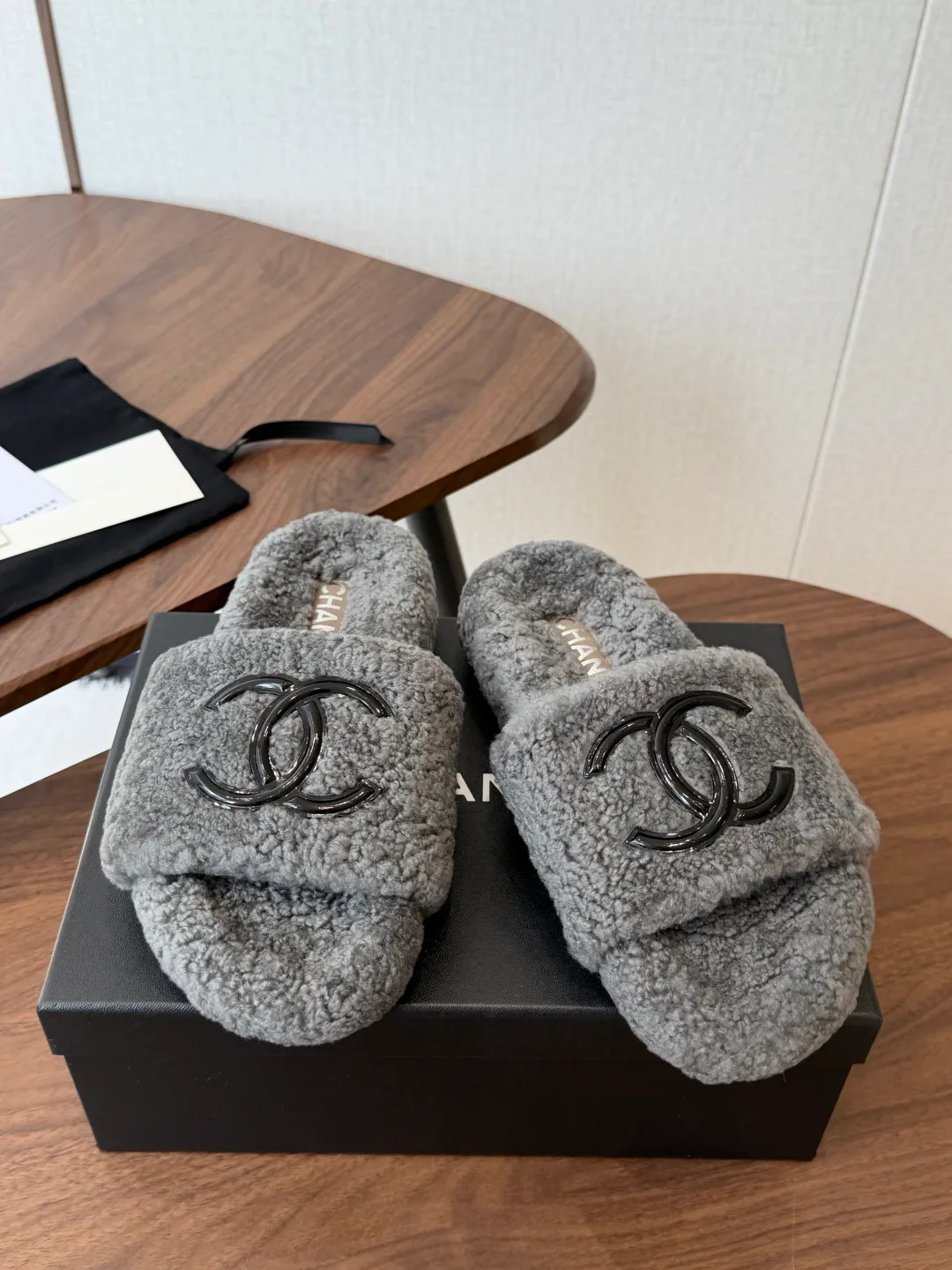 Тапочки Женские Chanel 18357265