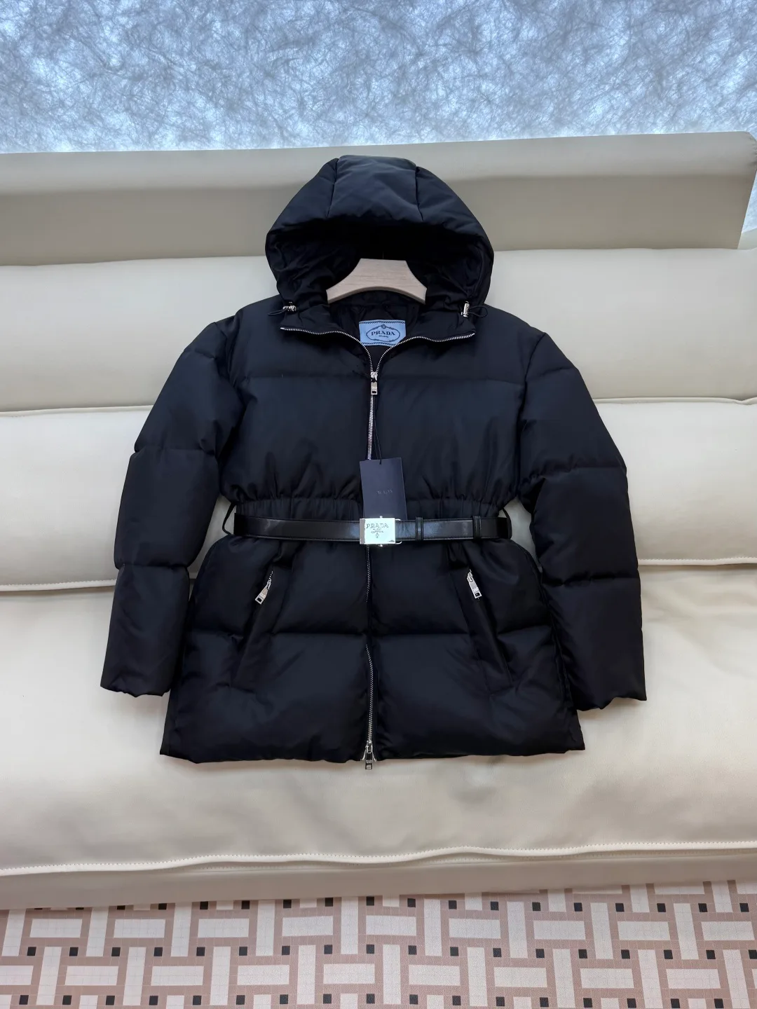 Куртки И Пуховики Женские Prada 19572386