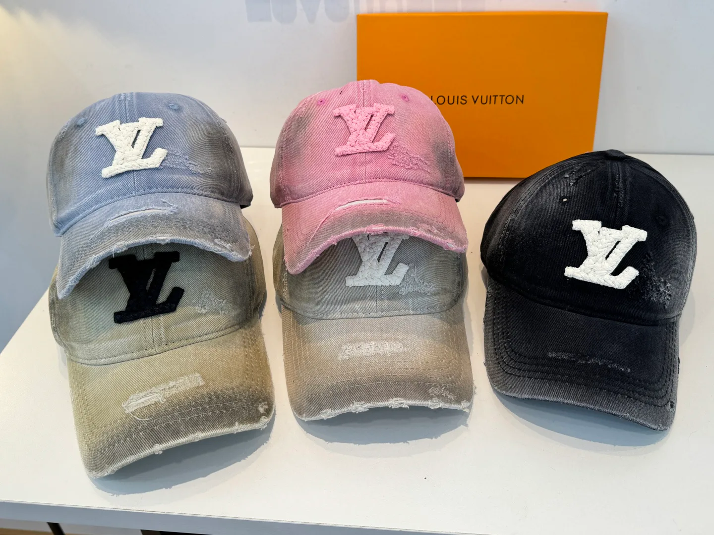 Головные Уборы Louis Vuitton 12662019