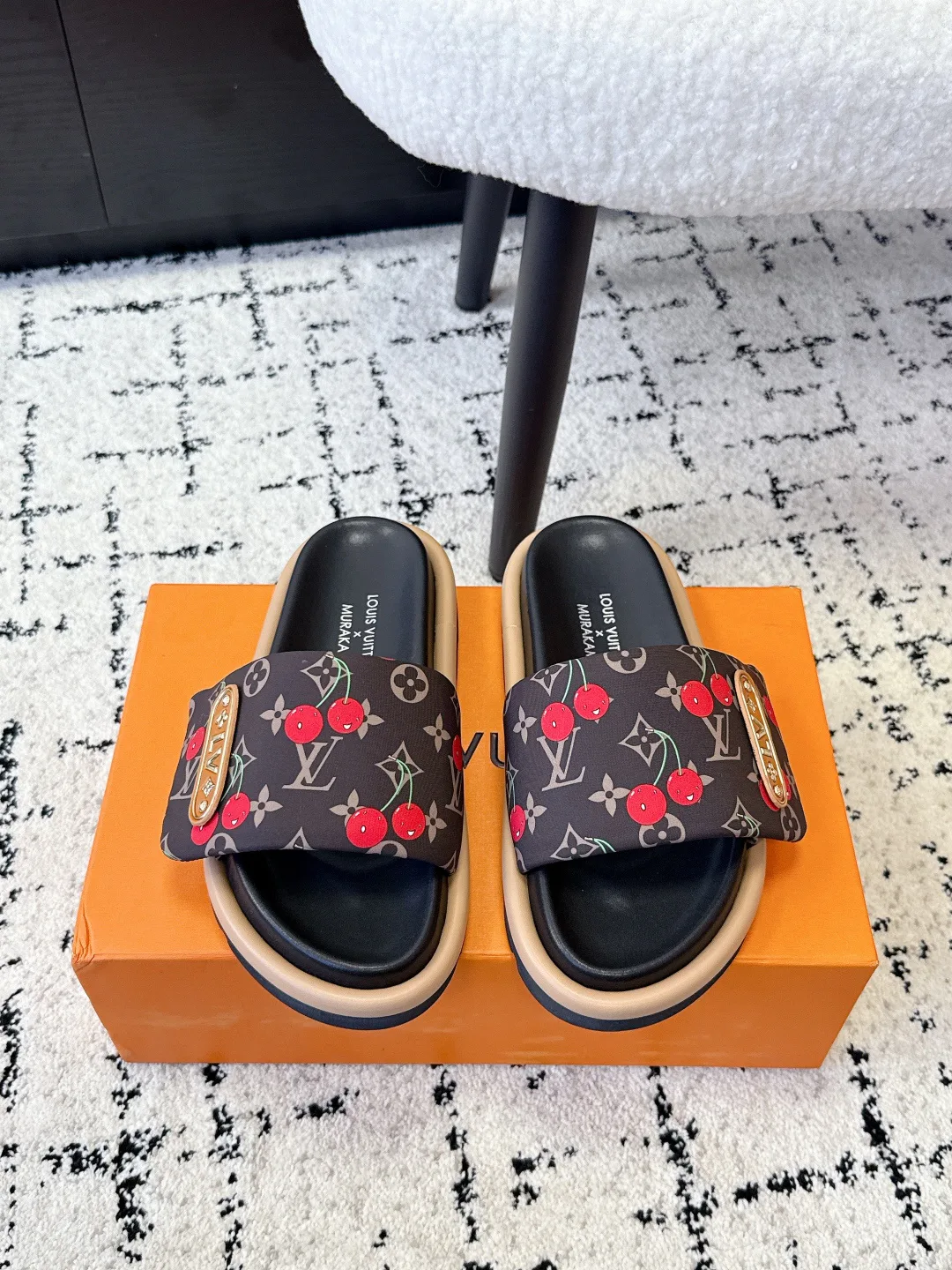 Шлепанцы Женские Louis Vuitton 1752817