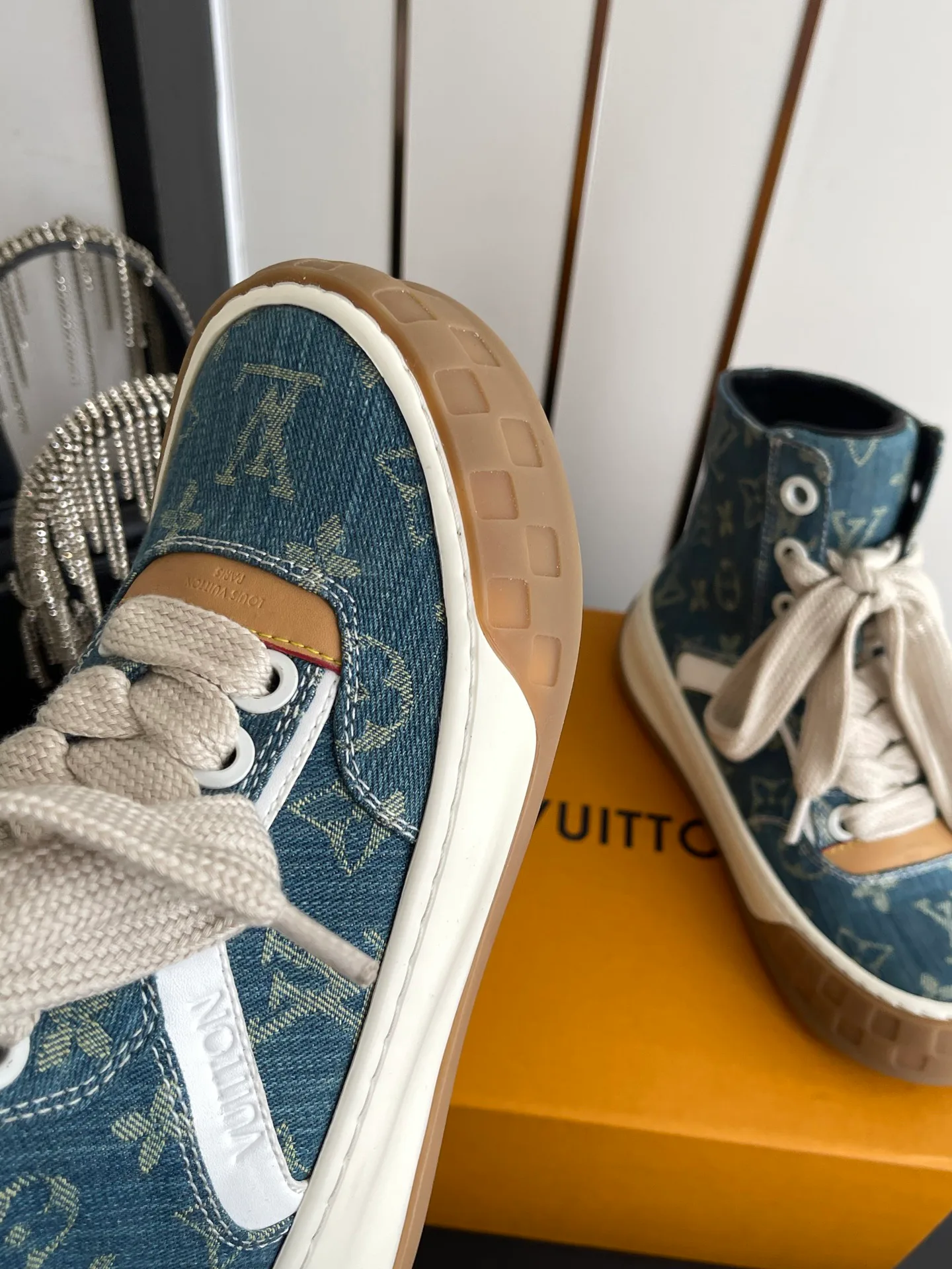 Кроссовки Женские Louis Vuitton 17673242