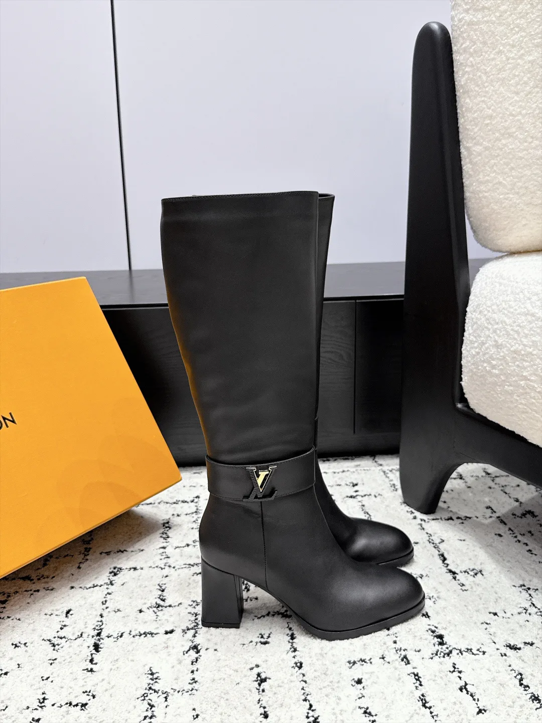 Сапоги Женские Louis Vuitton 18125192