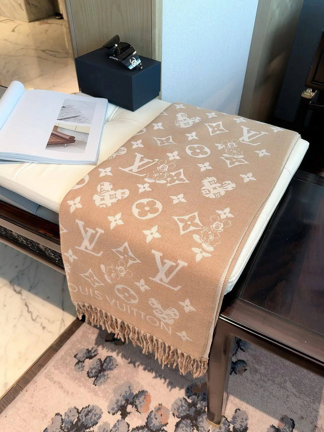 Шарфы Louis Vuitton 18647292
