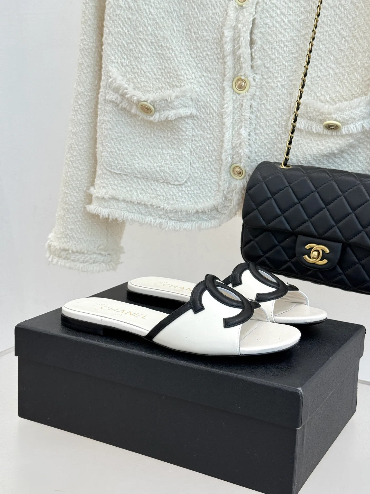 Шлепанцы Женские Chanel 11485805