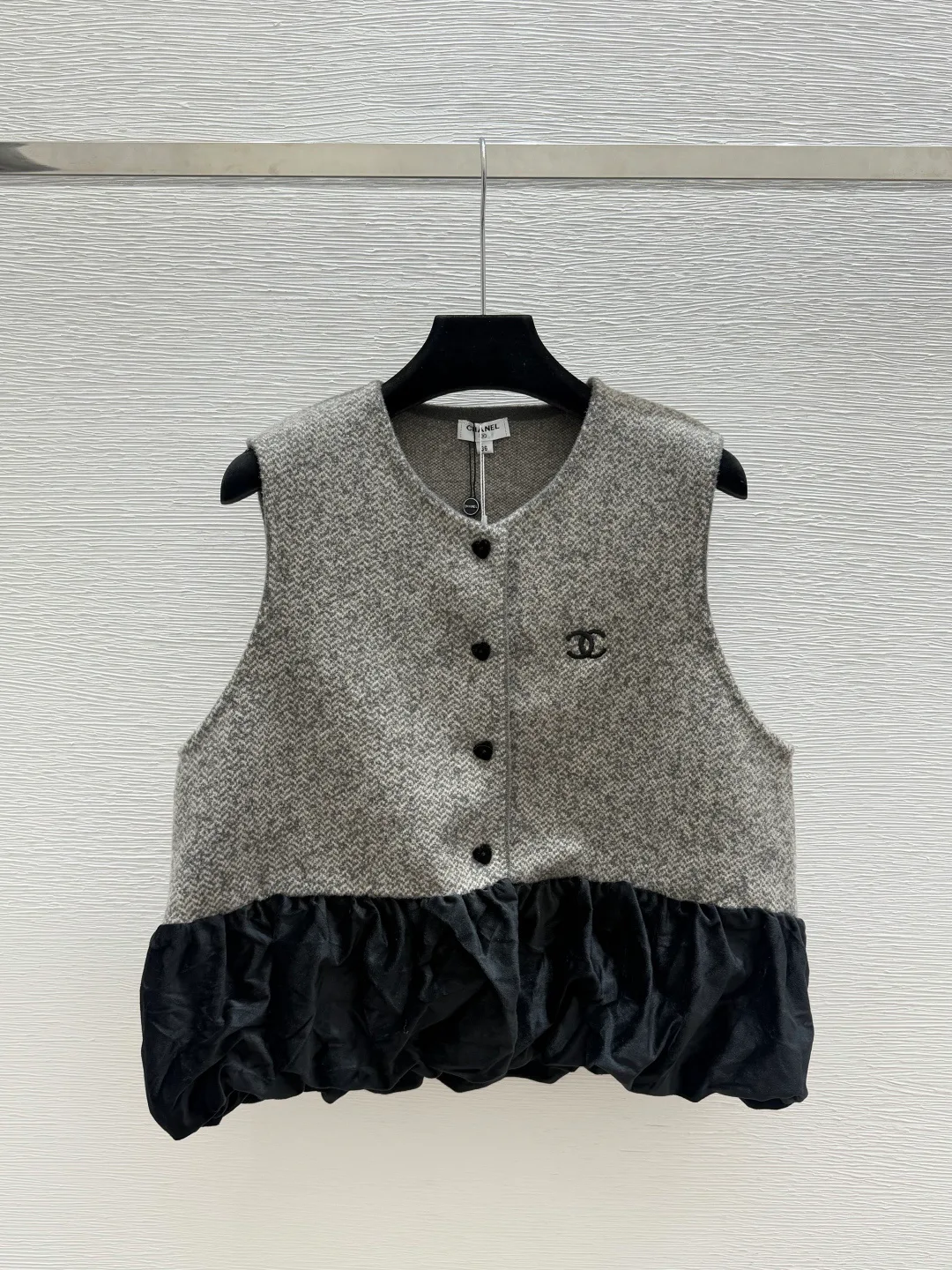 Жилеты Женские Chanel 19496669