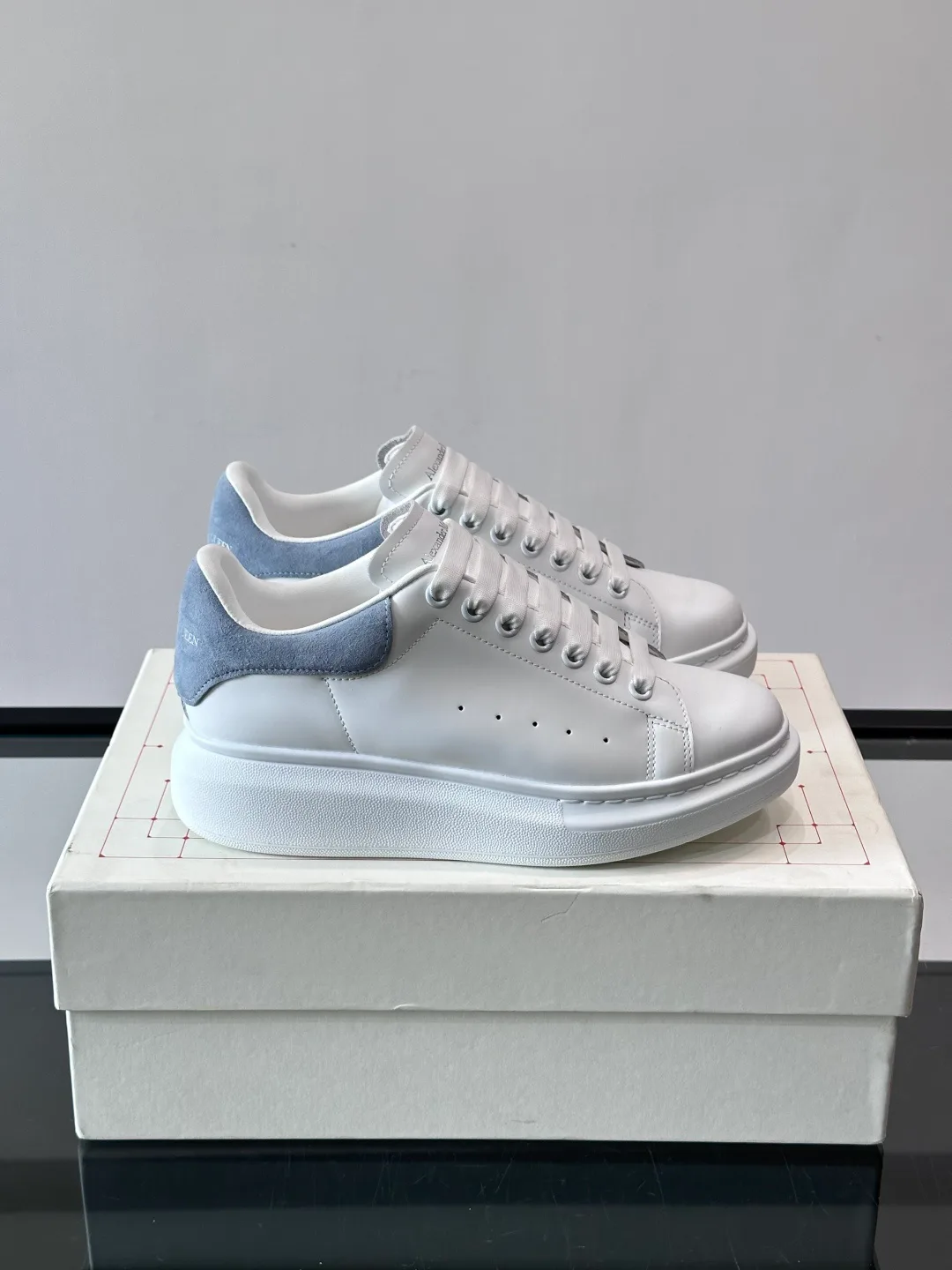Кроссовки Женские Alexander Mcqueen 11170746