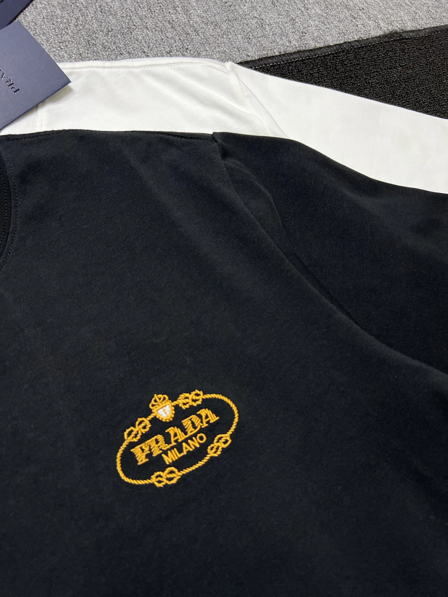 Футболки Женские Prada 36126