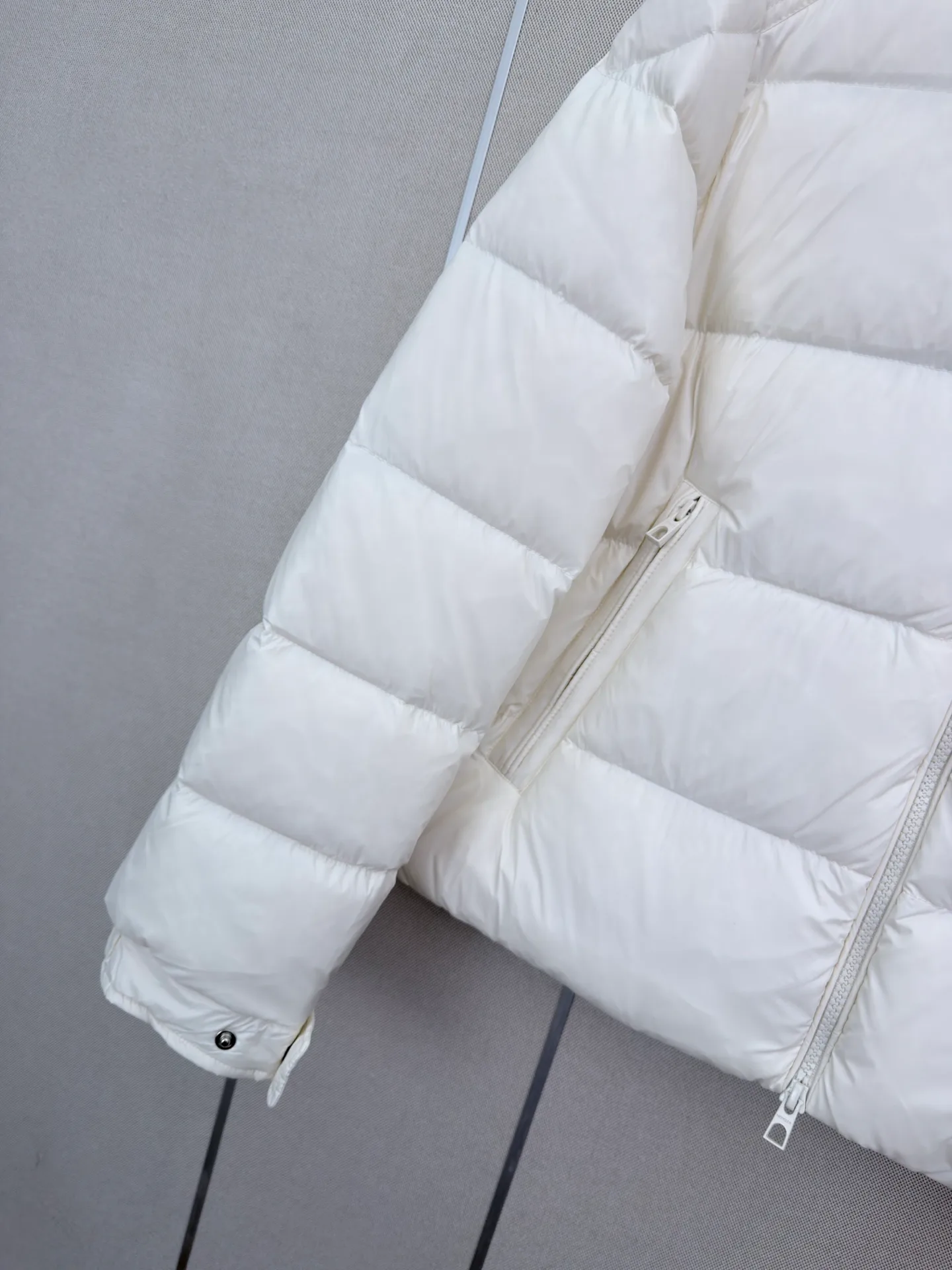 Куртки И Пуховики Женские Moncler 18439410