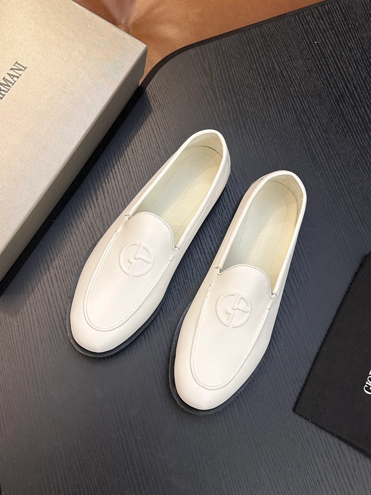 Кроссовки Мужские Armani 18749415