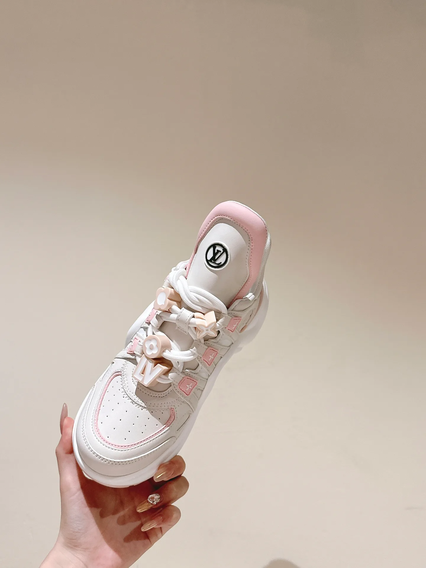 Кроссовки Женские Louis Vuitton 10840477