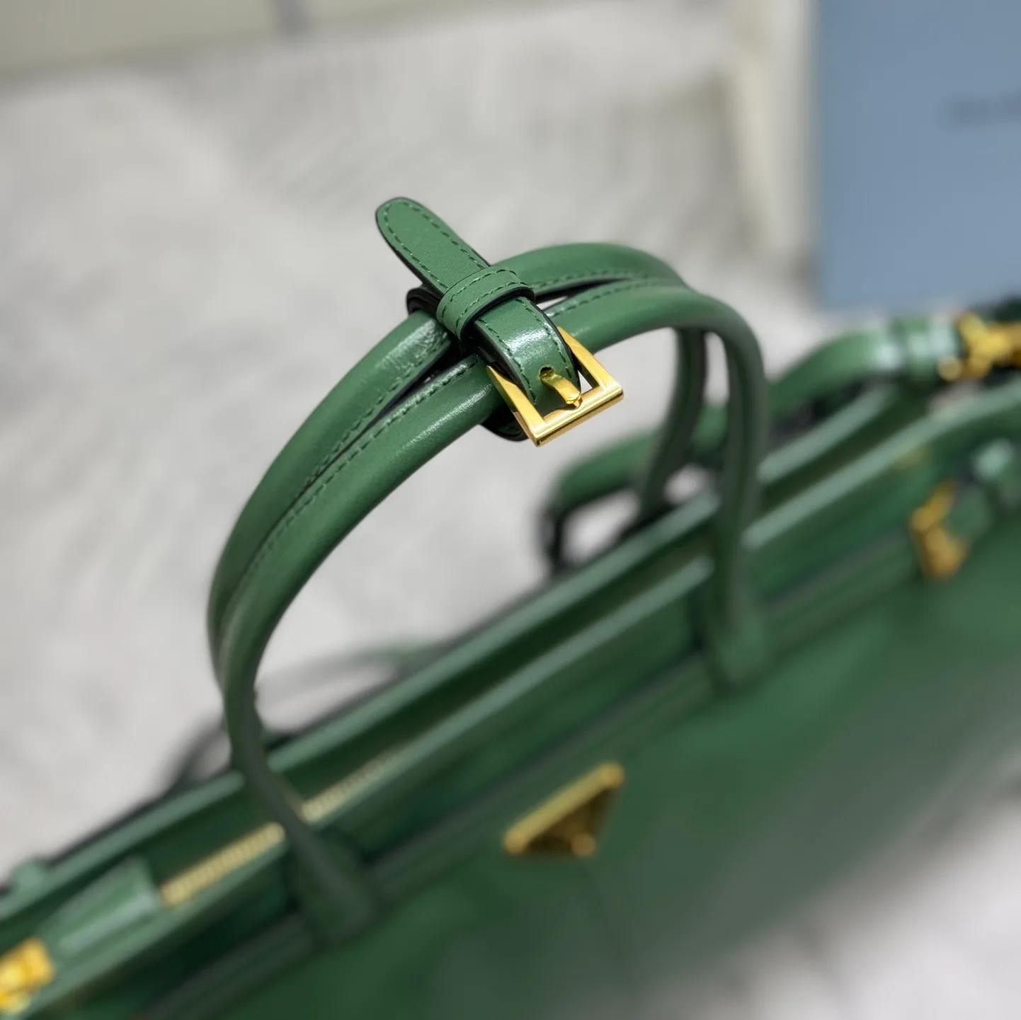 Классические Сумки Женские Prada 11462539