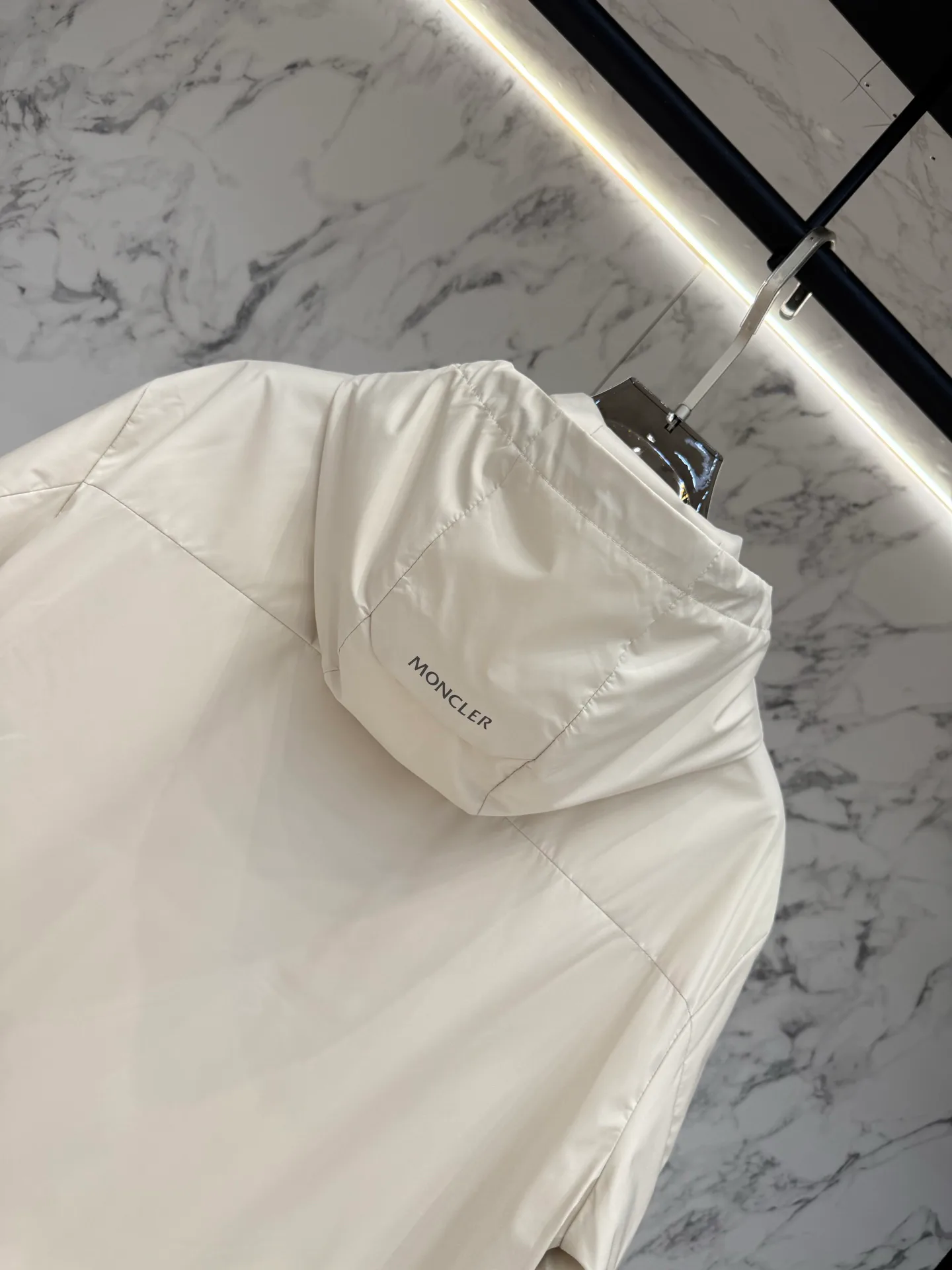 Куртки И Пуховики Мужские Moncler 17944100