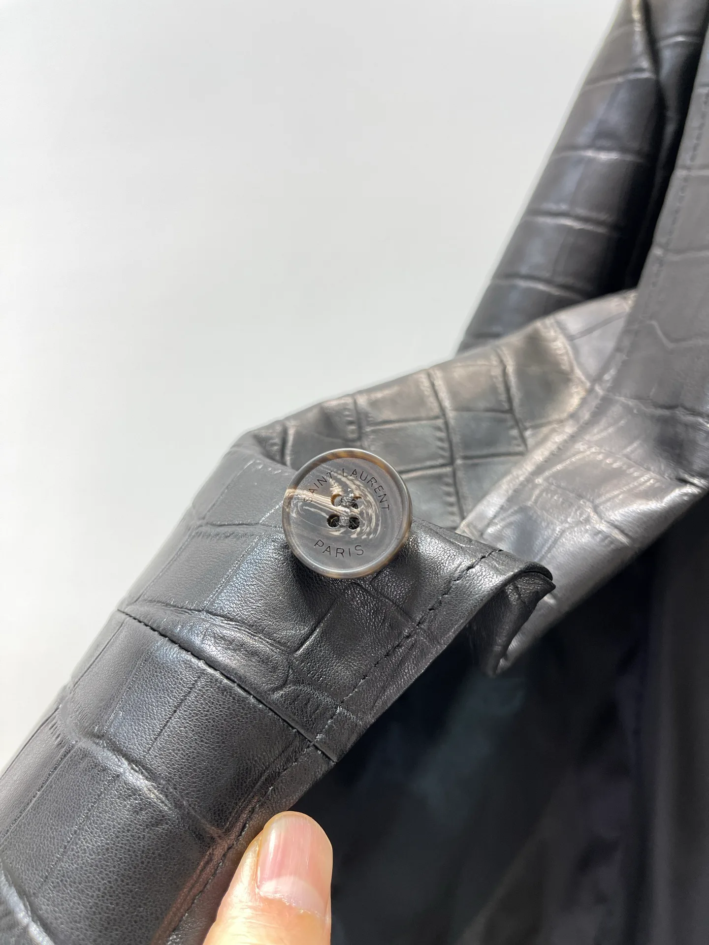Кожаные Куртки И Дублёнки Женские Saint Laurent 12717867