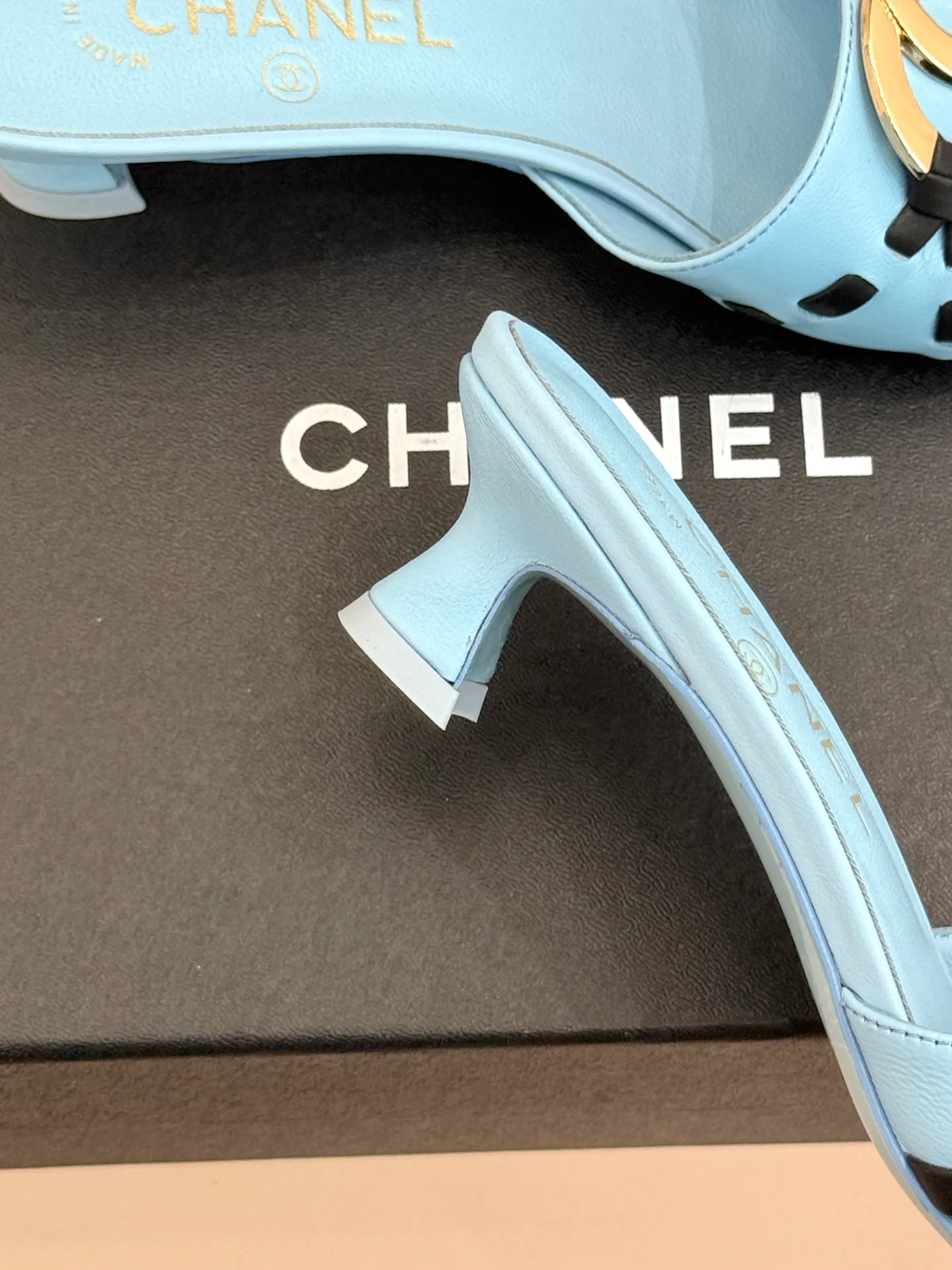 Босоножки Женские Chanel 16932253