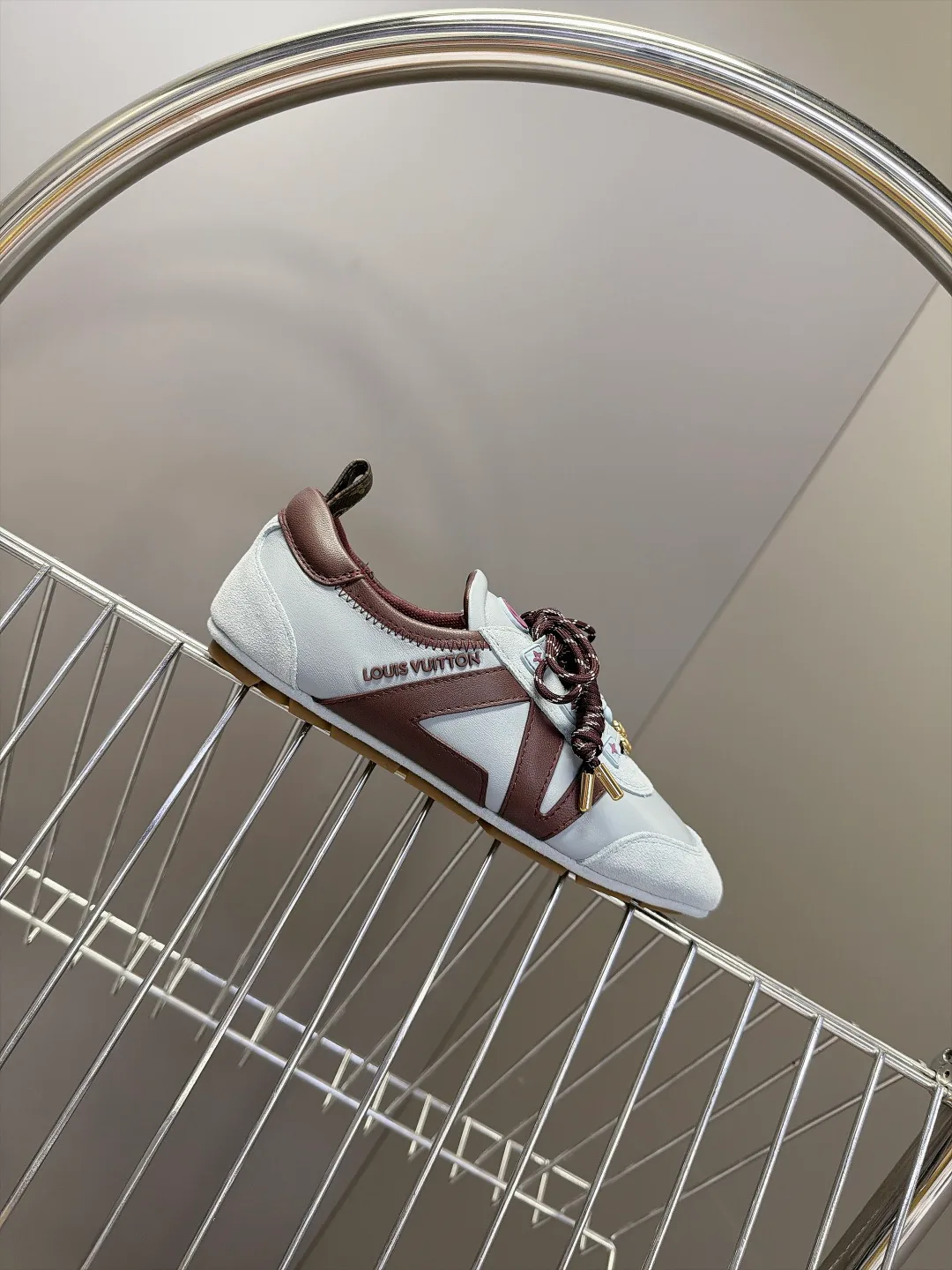 Кроссовки Женские Louis Vuitton 18005457