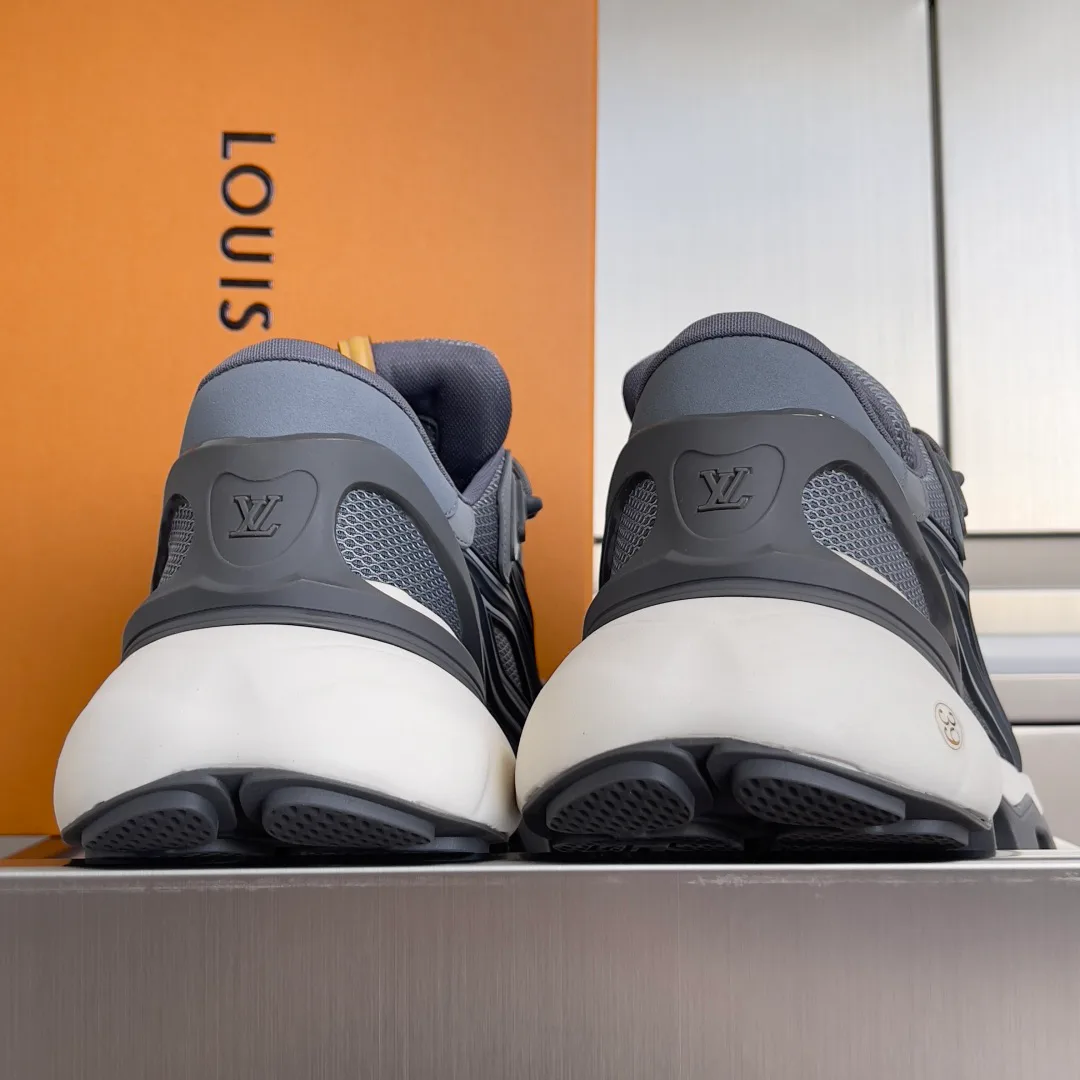 Кроссовки Мужские Louis Vuitton 931000