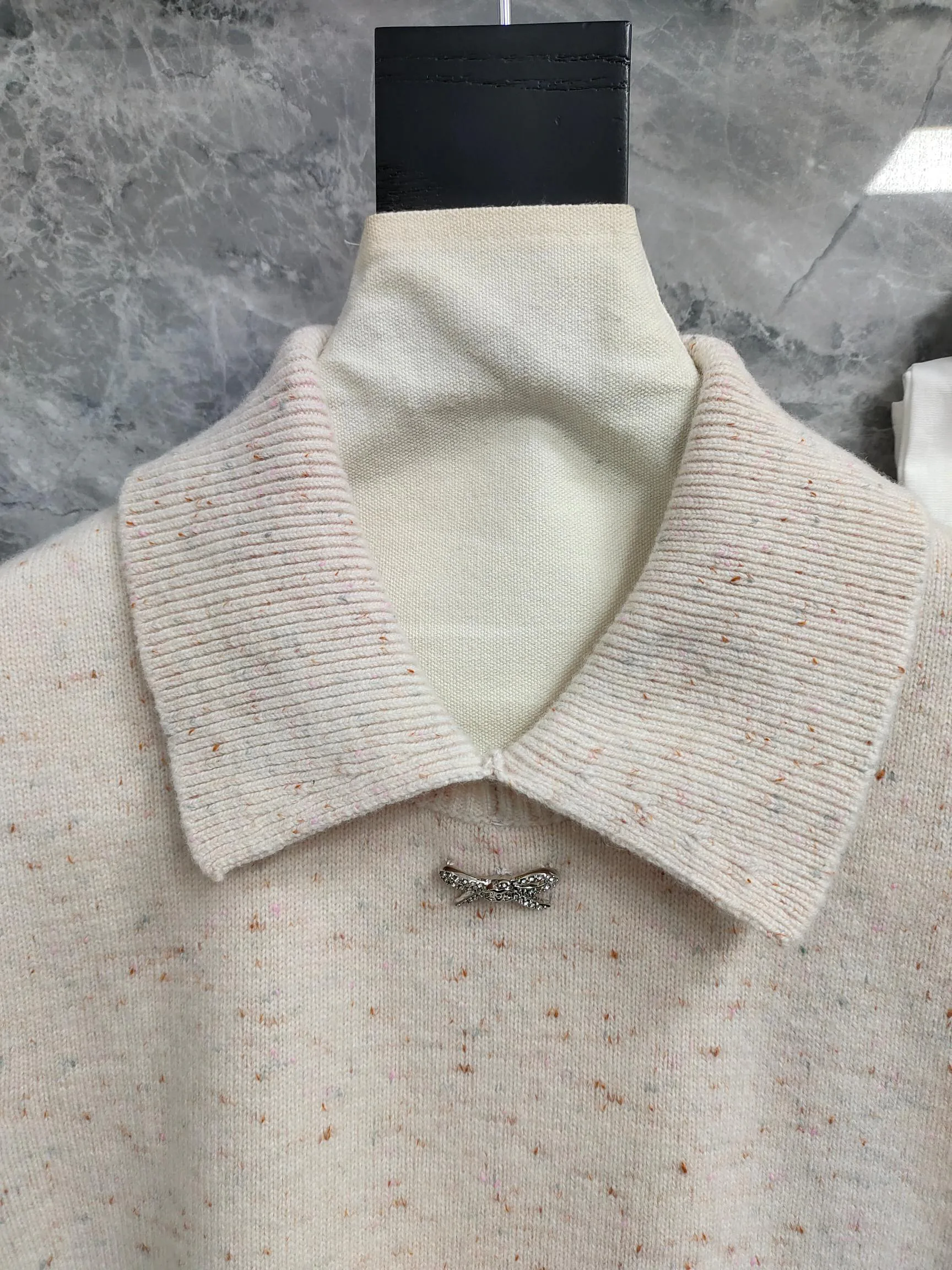 Жилеты Женские Chanel 9398554