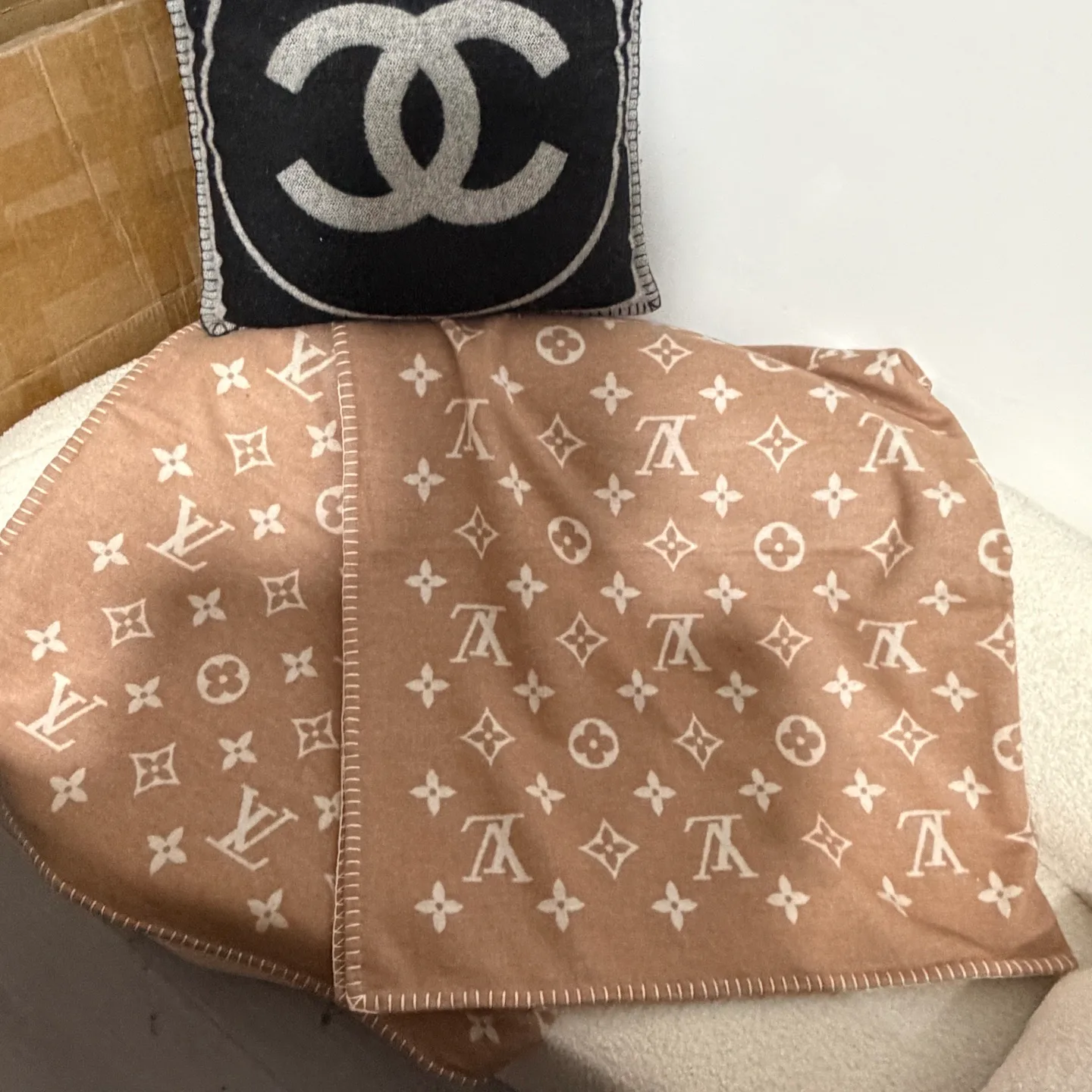 Текстиль Louis Vuitton 18141146