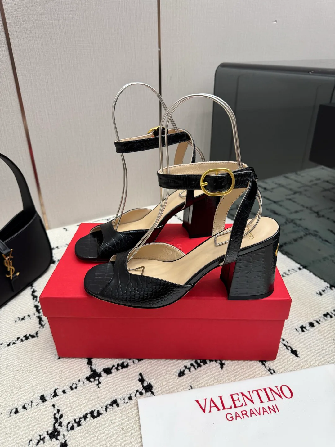 Босоножки Женские Valentino 18048997