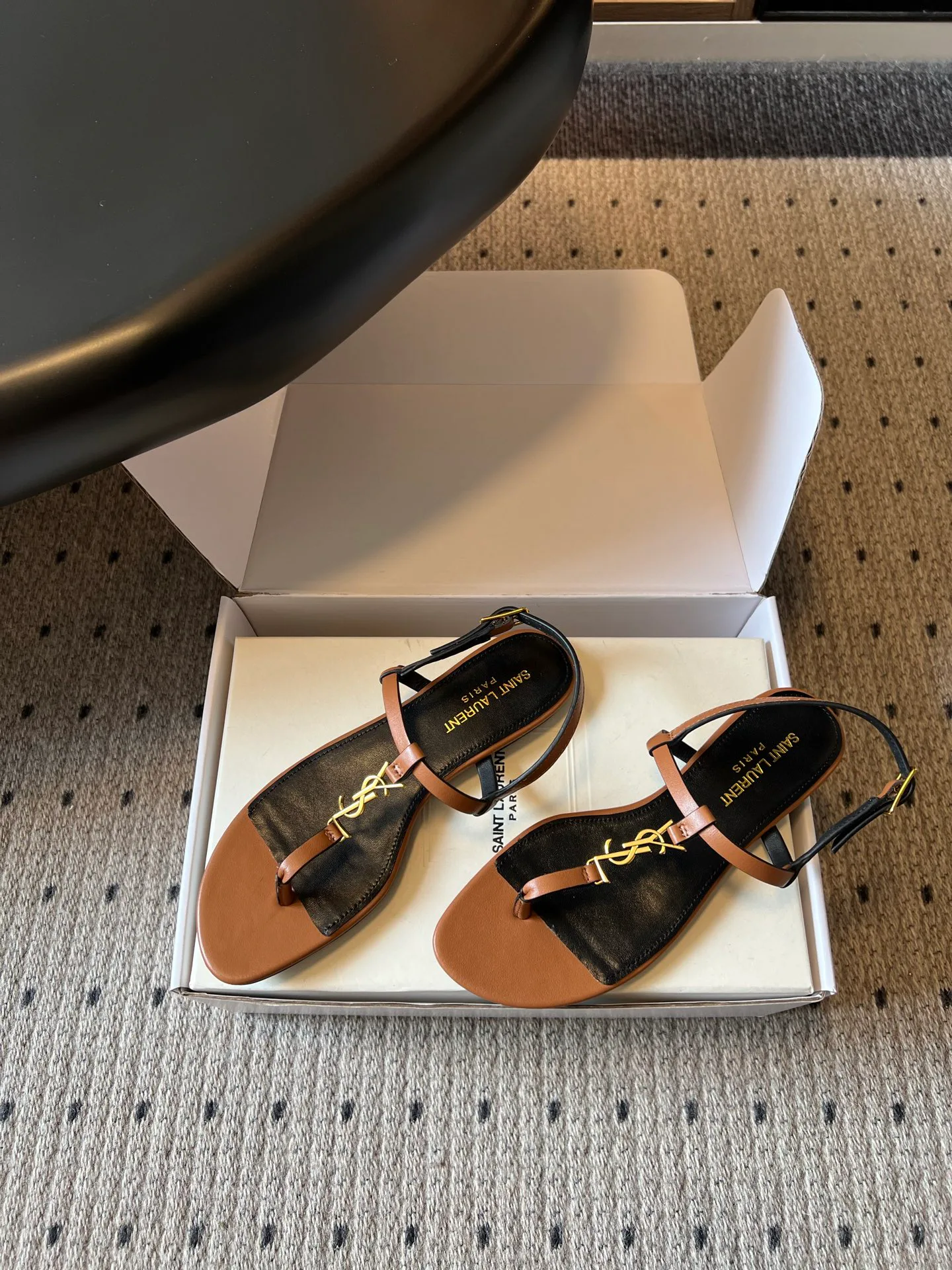 Шлепанцы Женские Saint Laurent 17632149