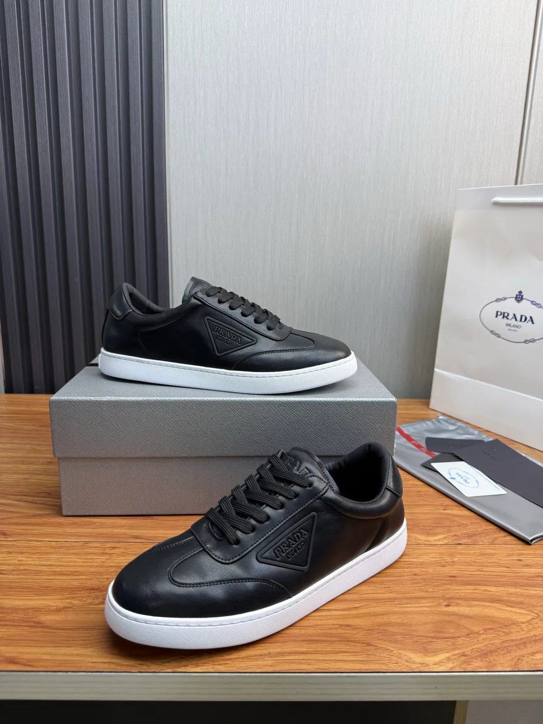 Кроссовки Мужские Prada 18263659