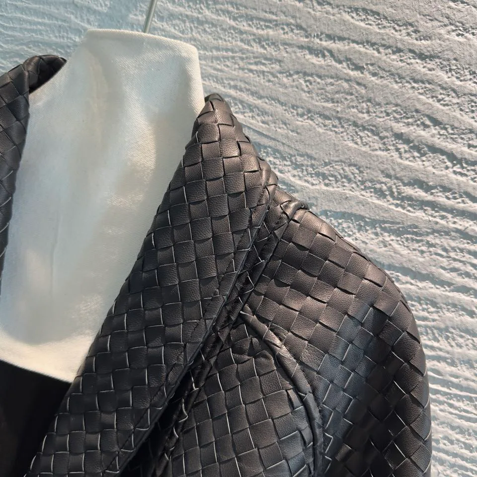 Кожаные Куртки И Дублёнки Женские Bottega Veneta 18172953